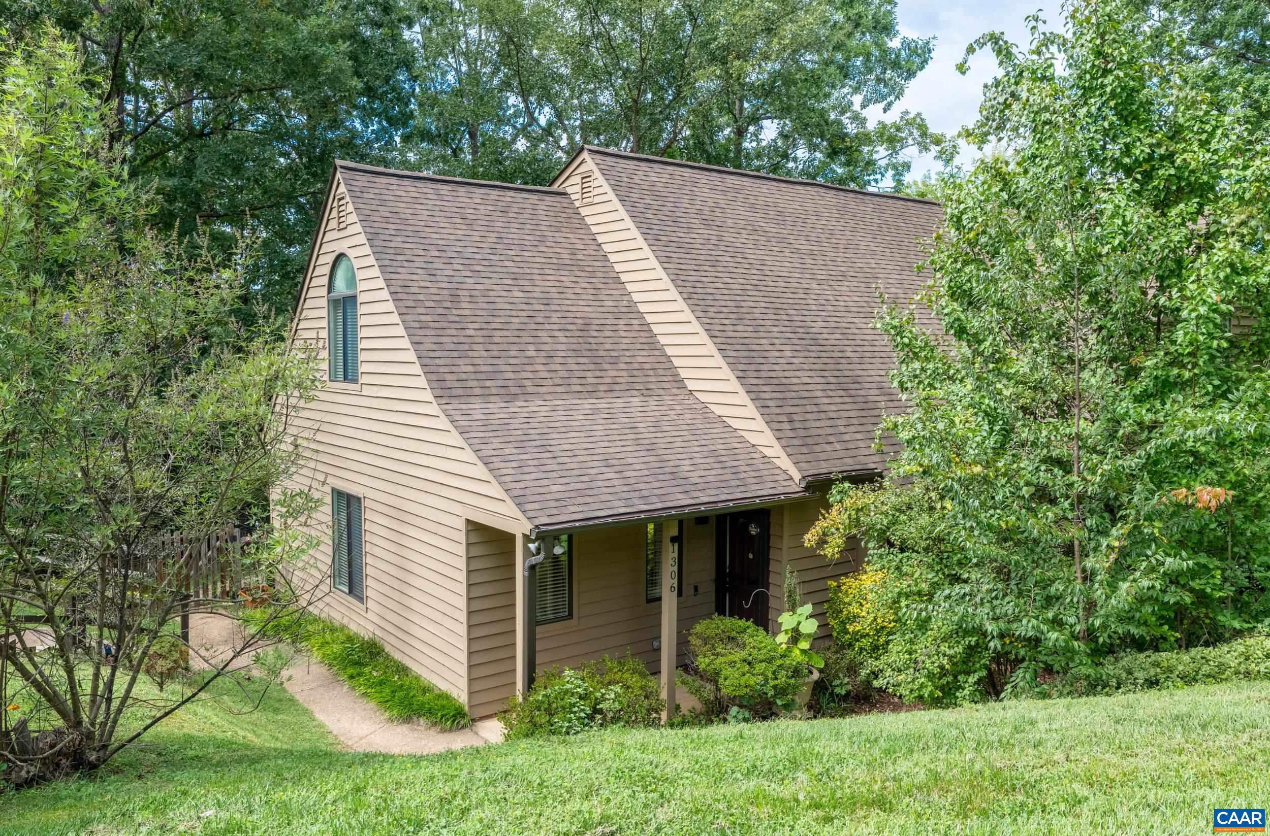 1306 Creekside Dr — photo