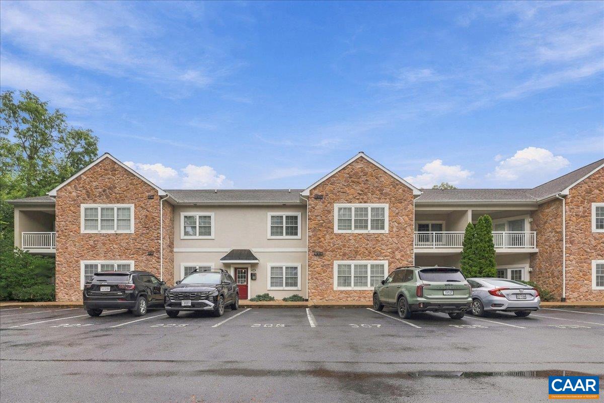 1410 N Coalter St 306 — photo