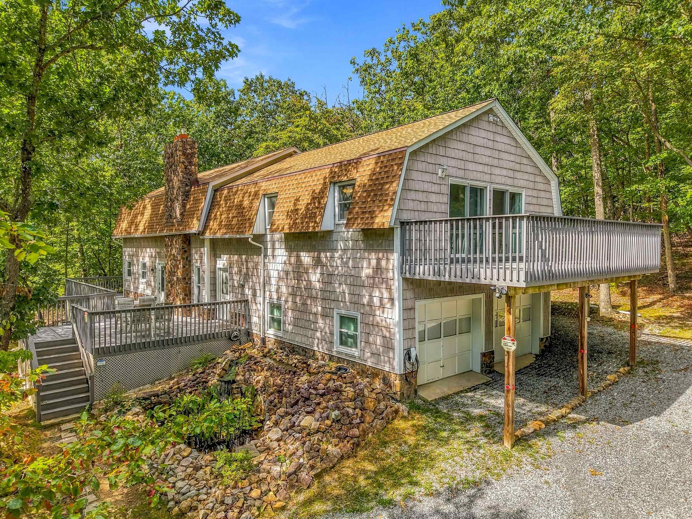 134 Page Ct — photo