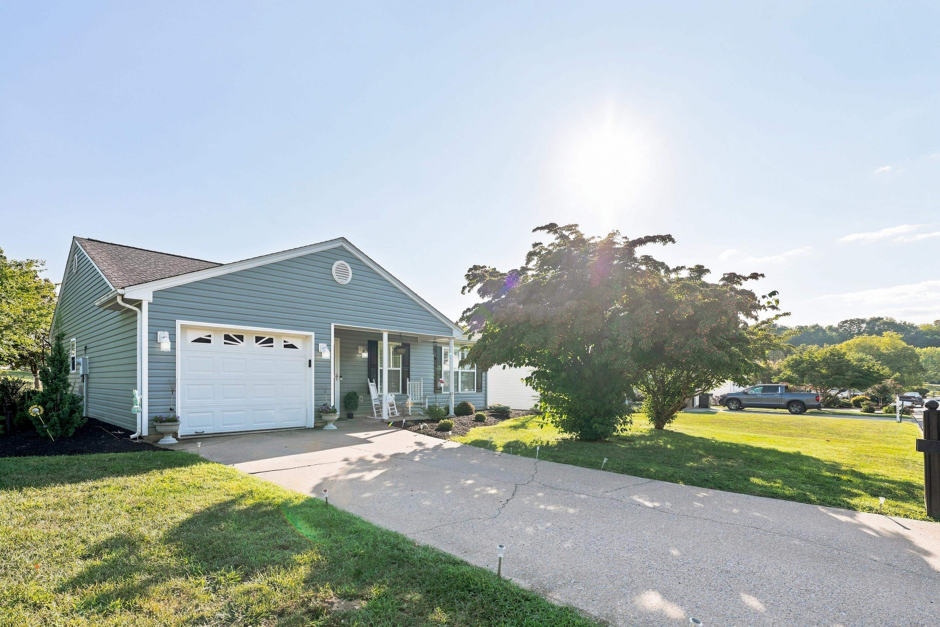 300 Greenwood Rd — photo
