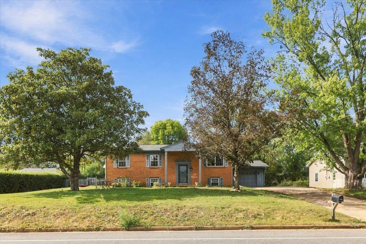 660 Blue Ridge Dr — photo