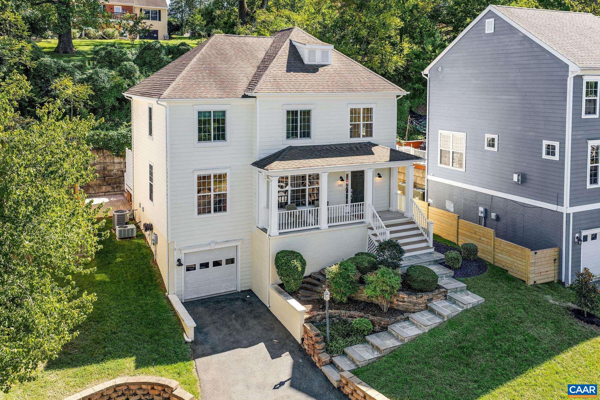 1102 Saint Charles Ct — photo