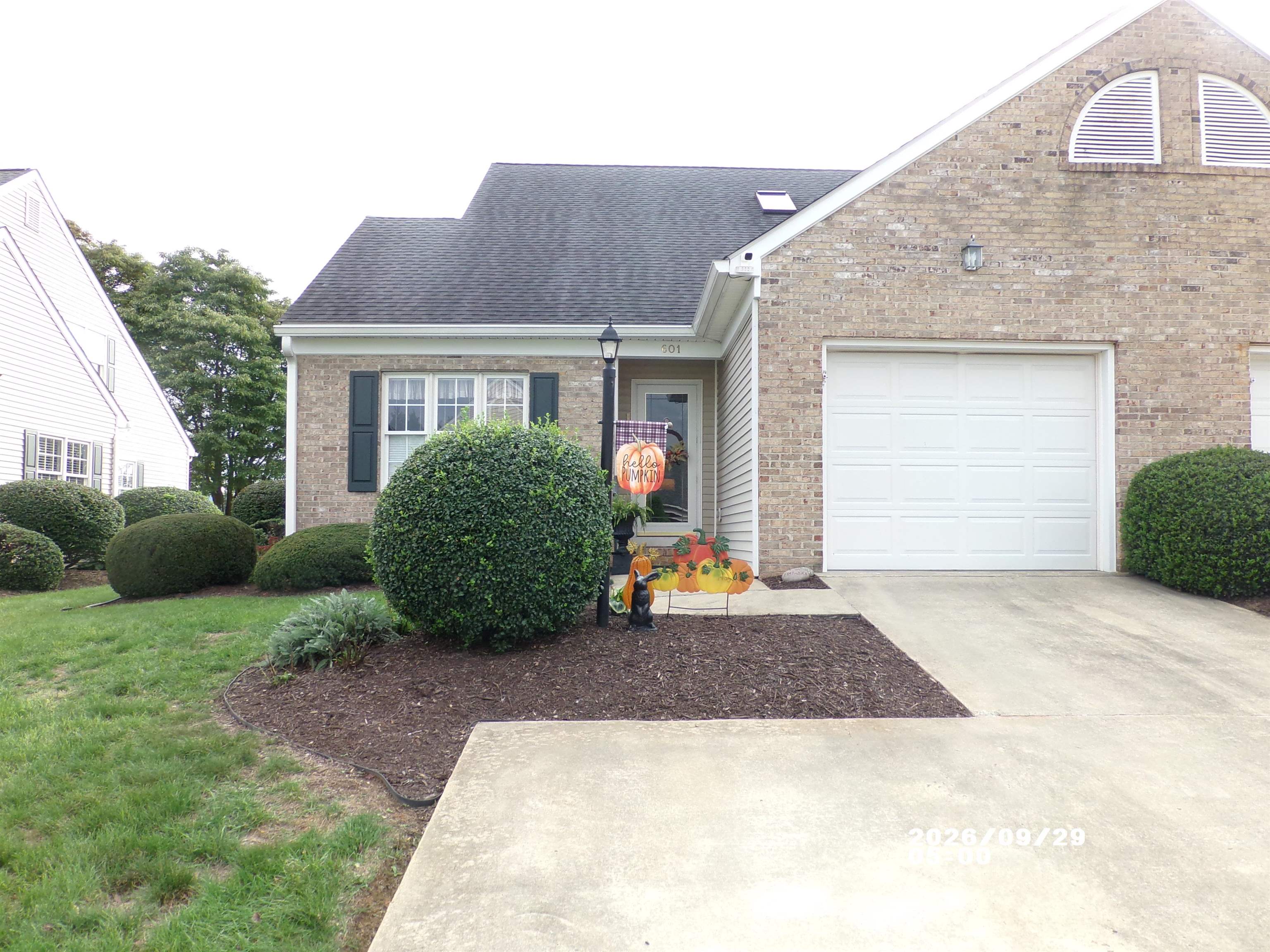 601 Brandon Cir — photo