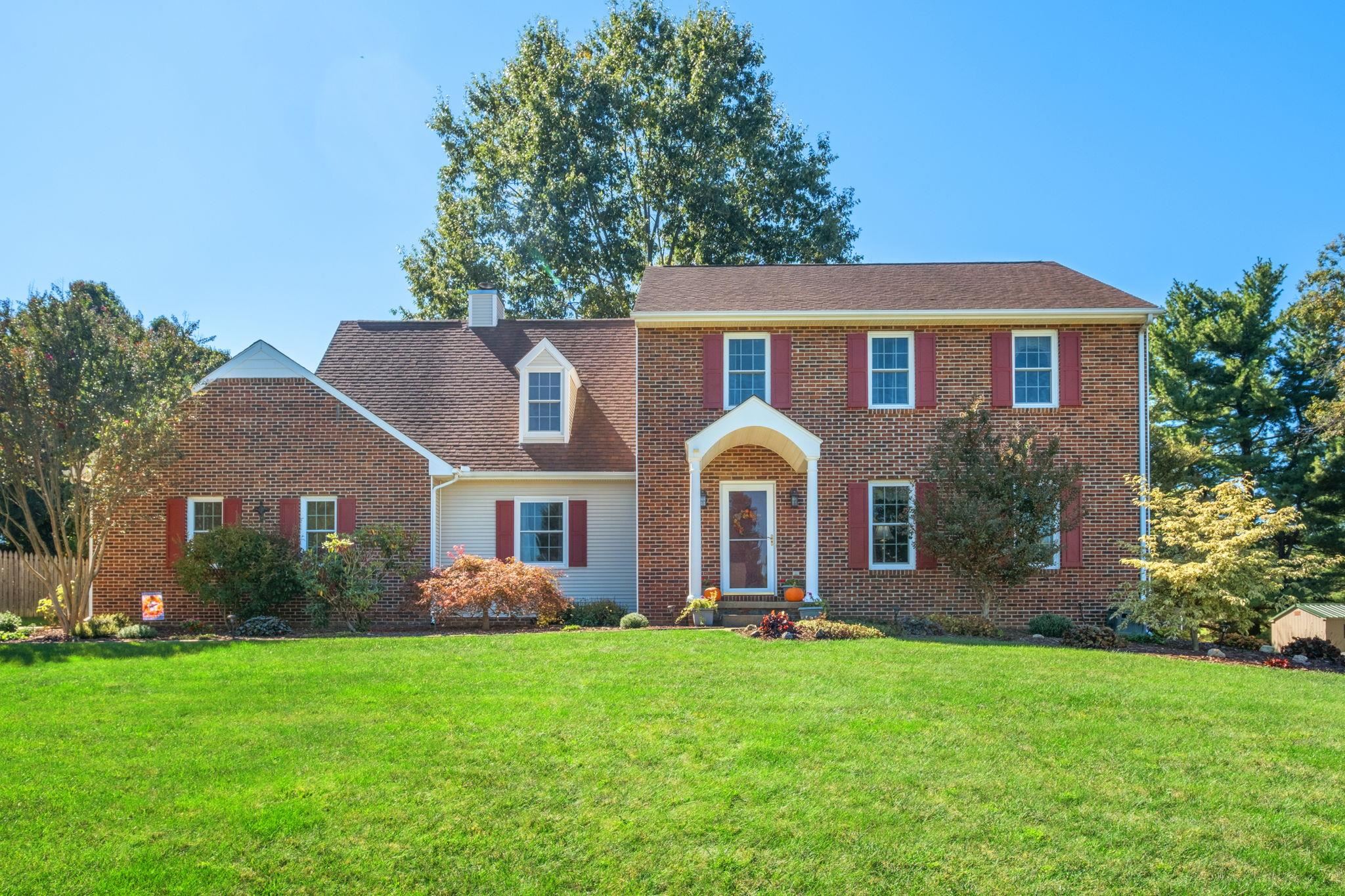 87 Sunset Dr — photo