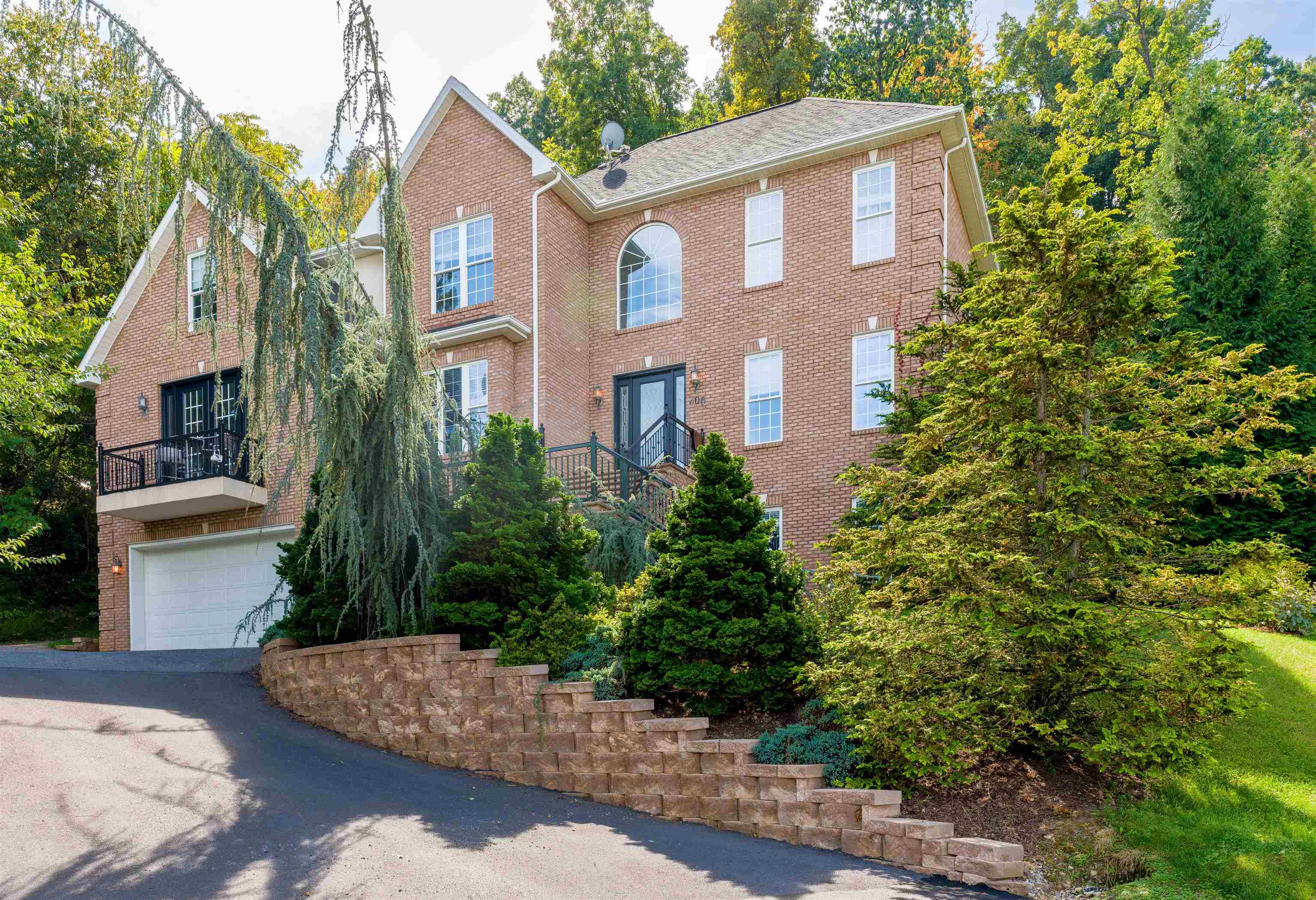 206 Blue Stone Hills Dr — photo