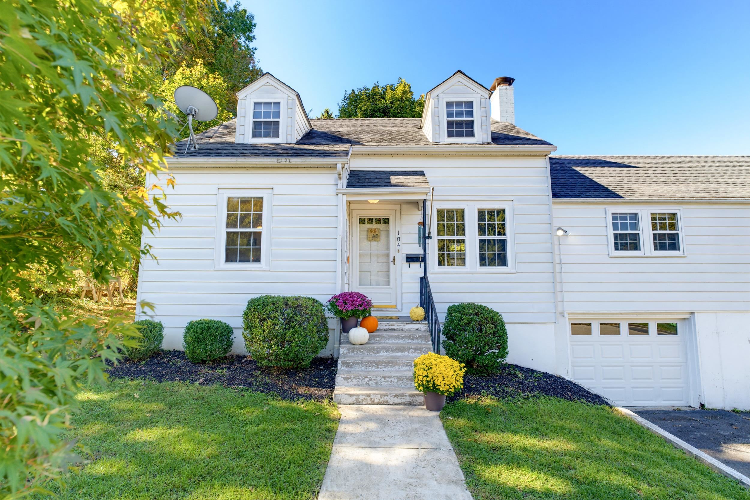 104 Harper Ct — photo