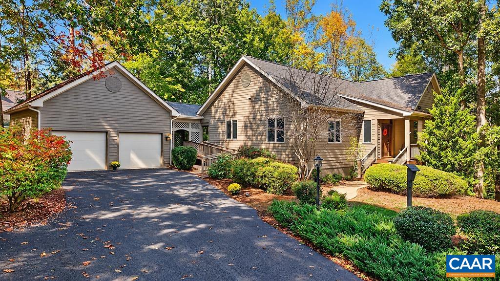 274 Cedar Glen Close — photo