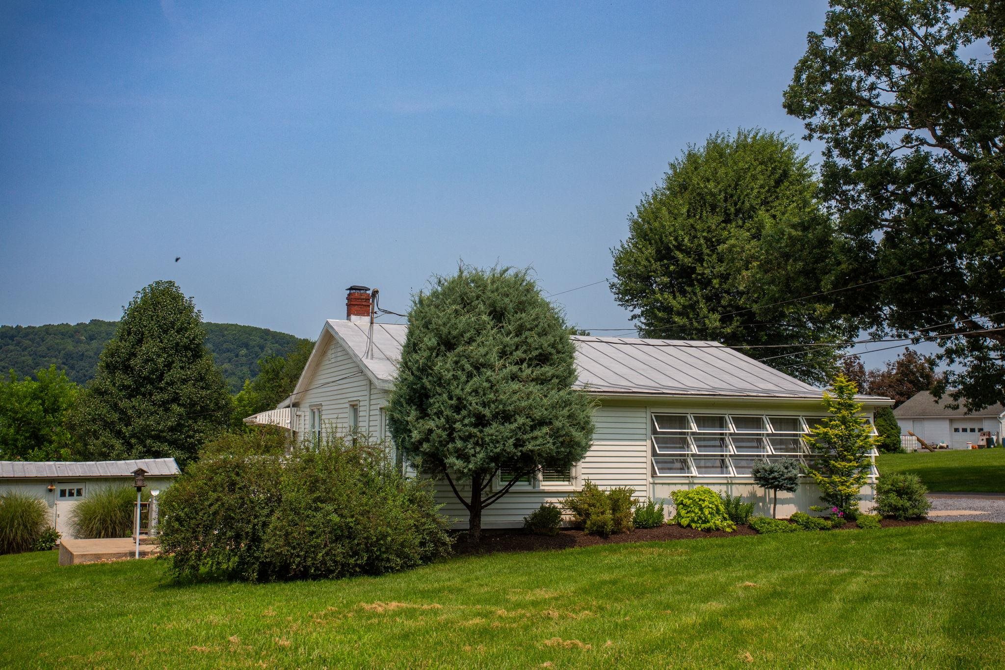 10621 Wentworth Dr — photo