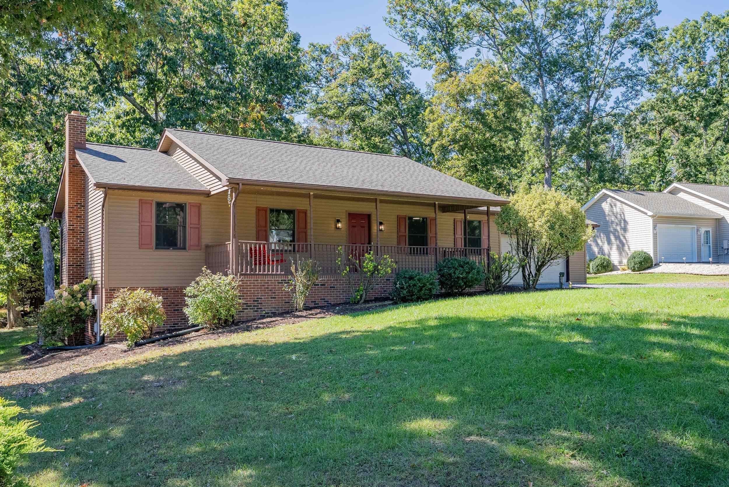 2571 Oak Grove — photo