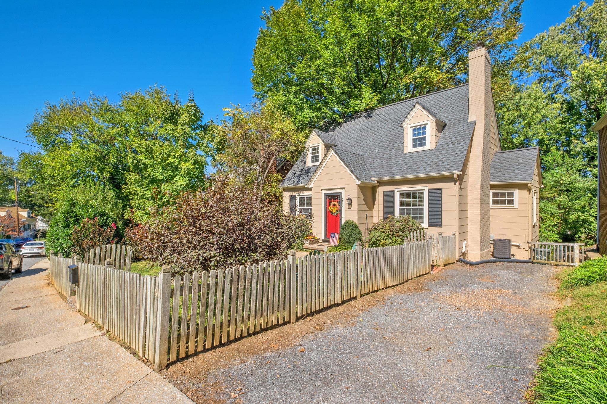 633 Alleghany Ave — photo