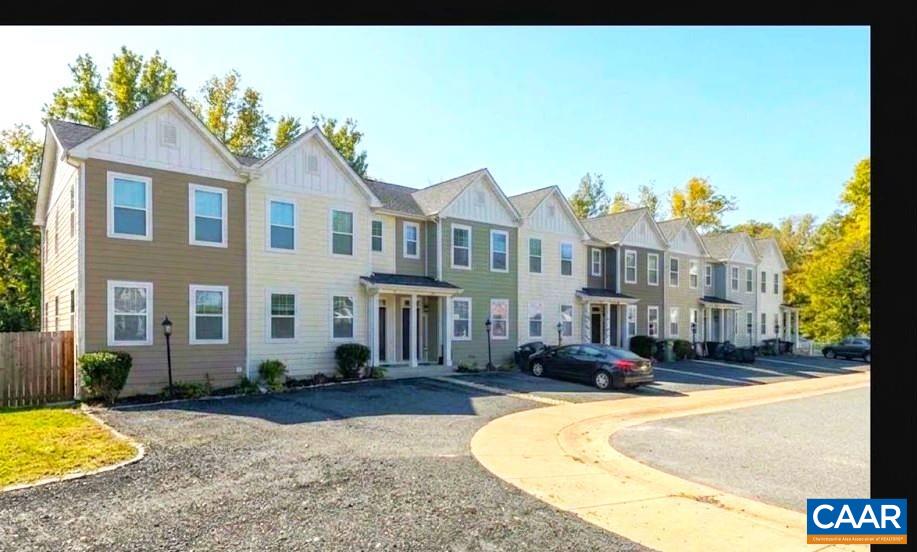 152 Longwood Dr — photo
