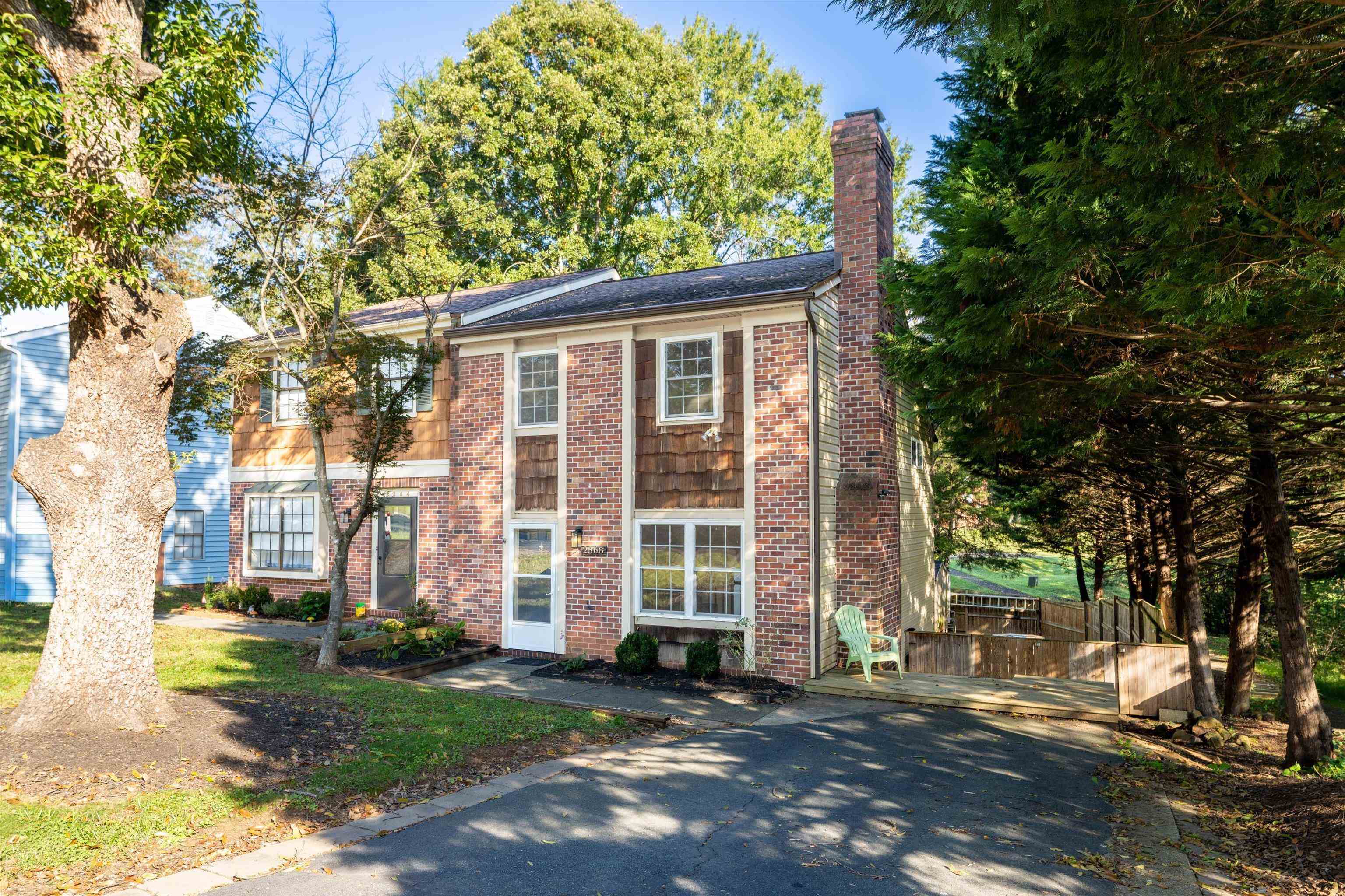 2368 Whitney Ct — photo