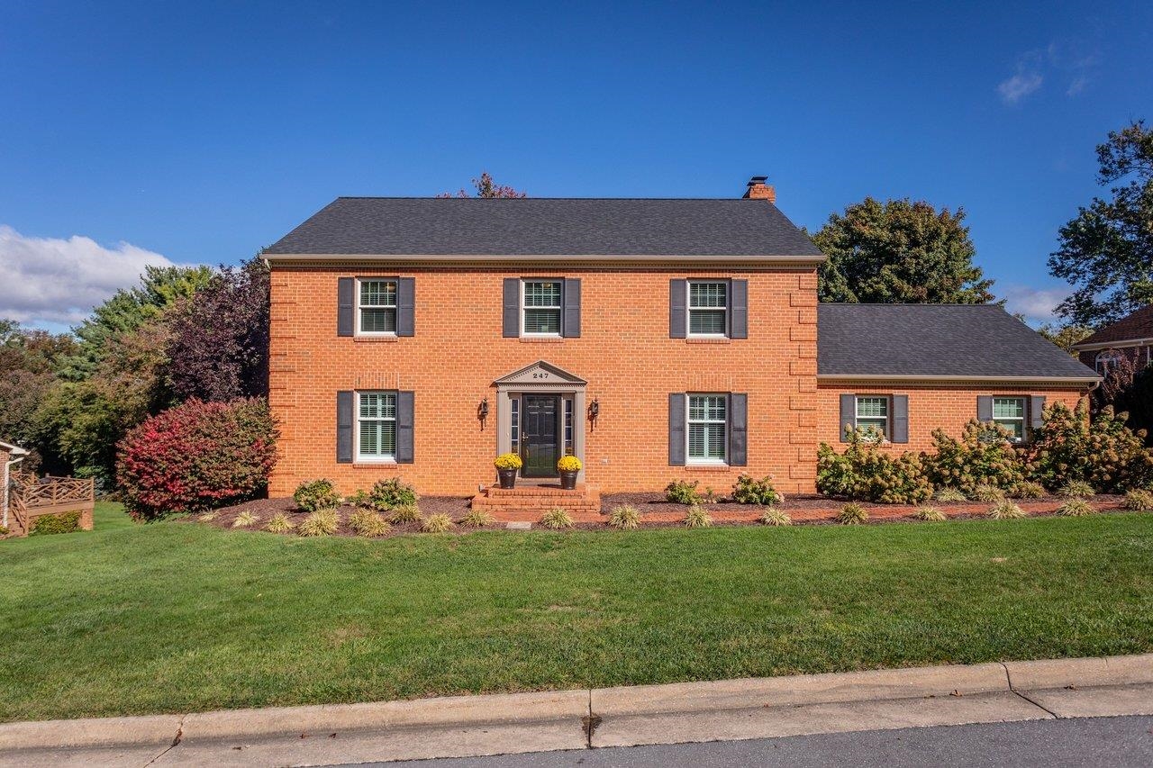 247 Divot Dr — photo