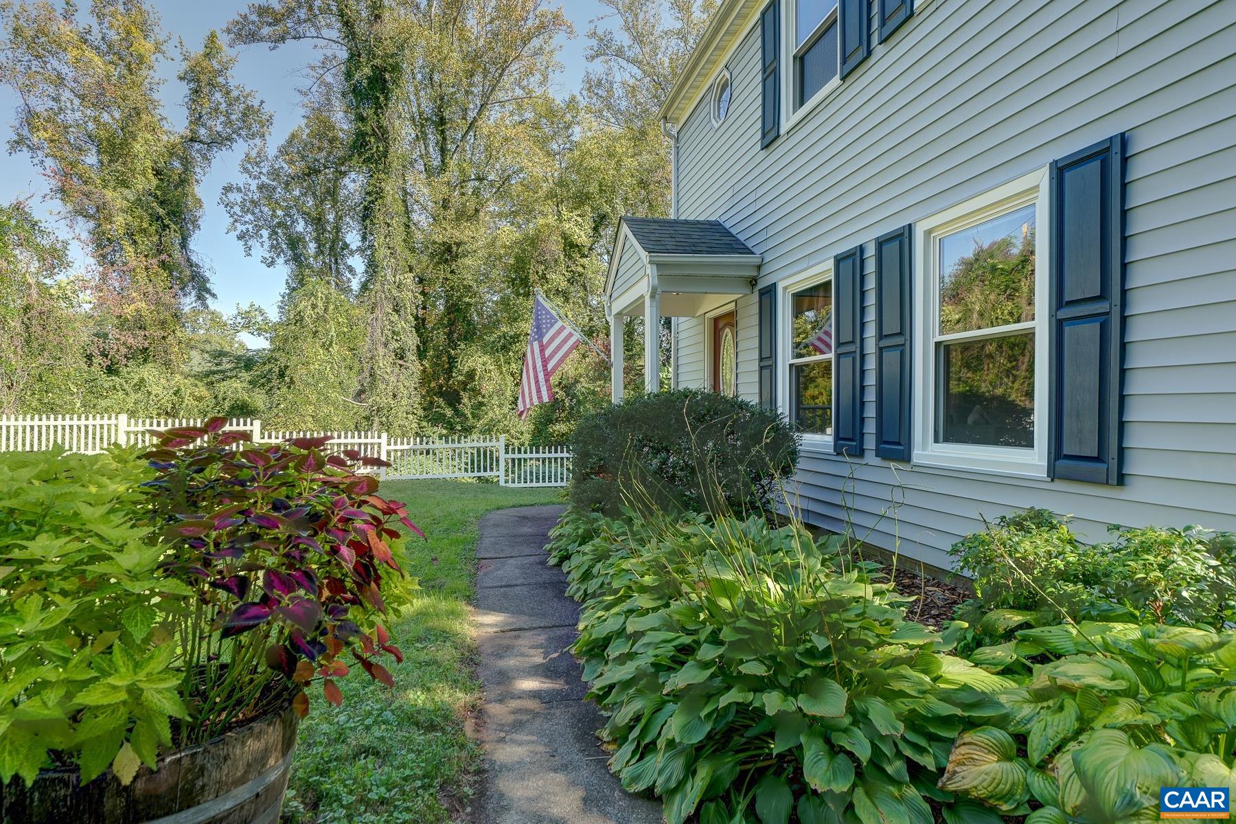 2401 Bennington Rd — photo