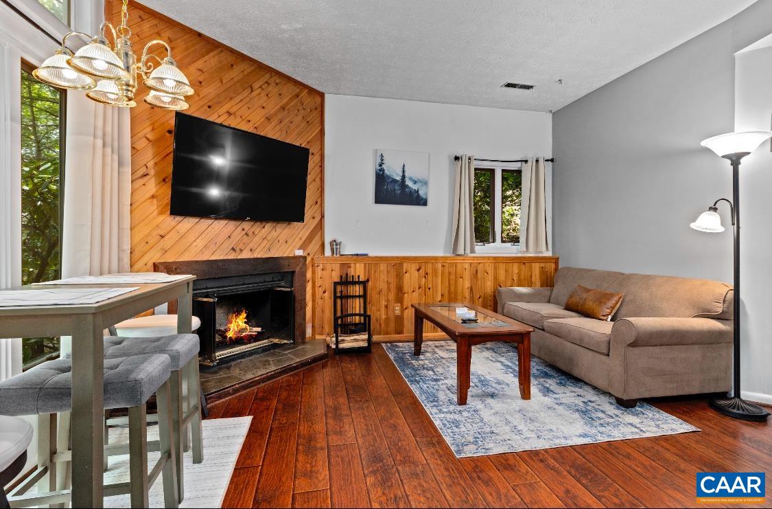 482 Three Ridges Condos — photo
