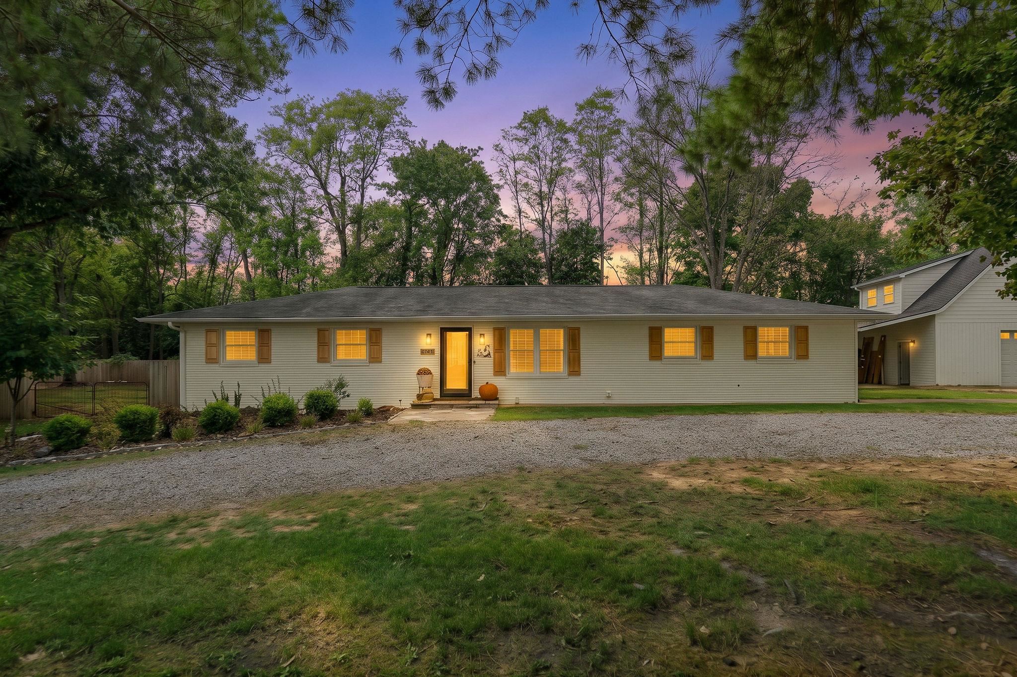 1405 Barterbrook Rd — photo