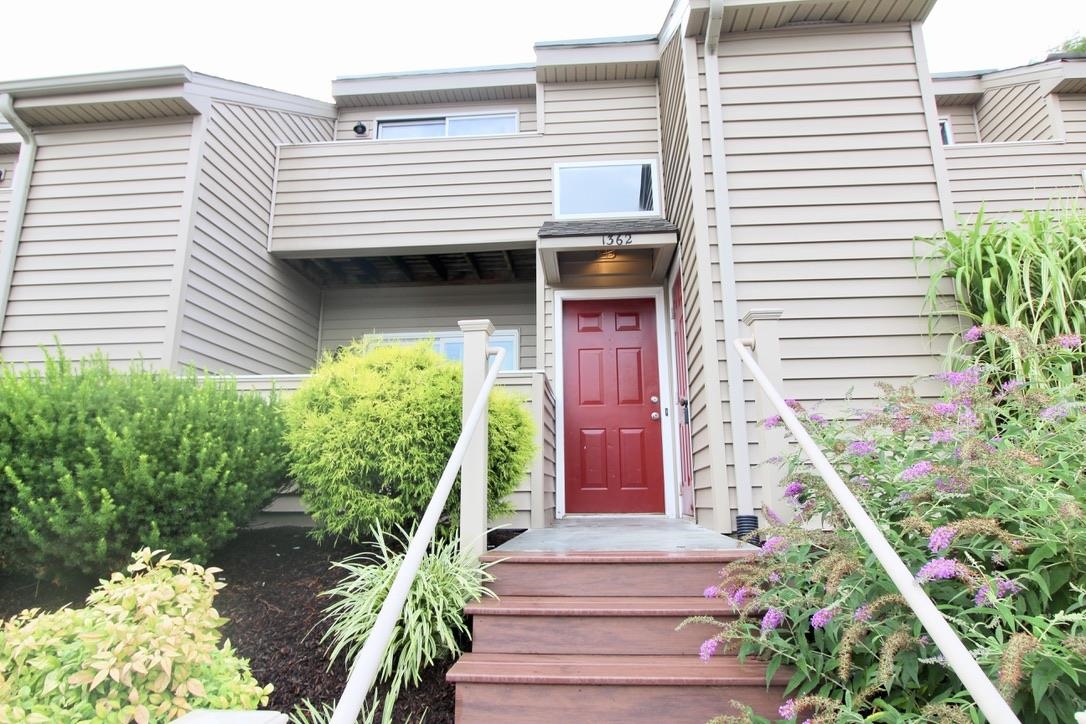 1362 Bradley Dr — photo