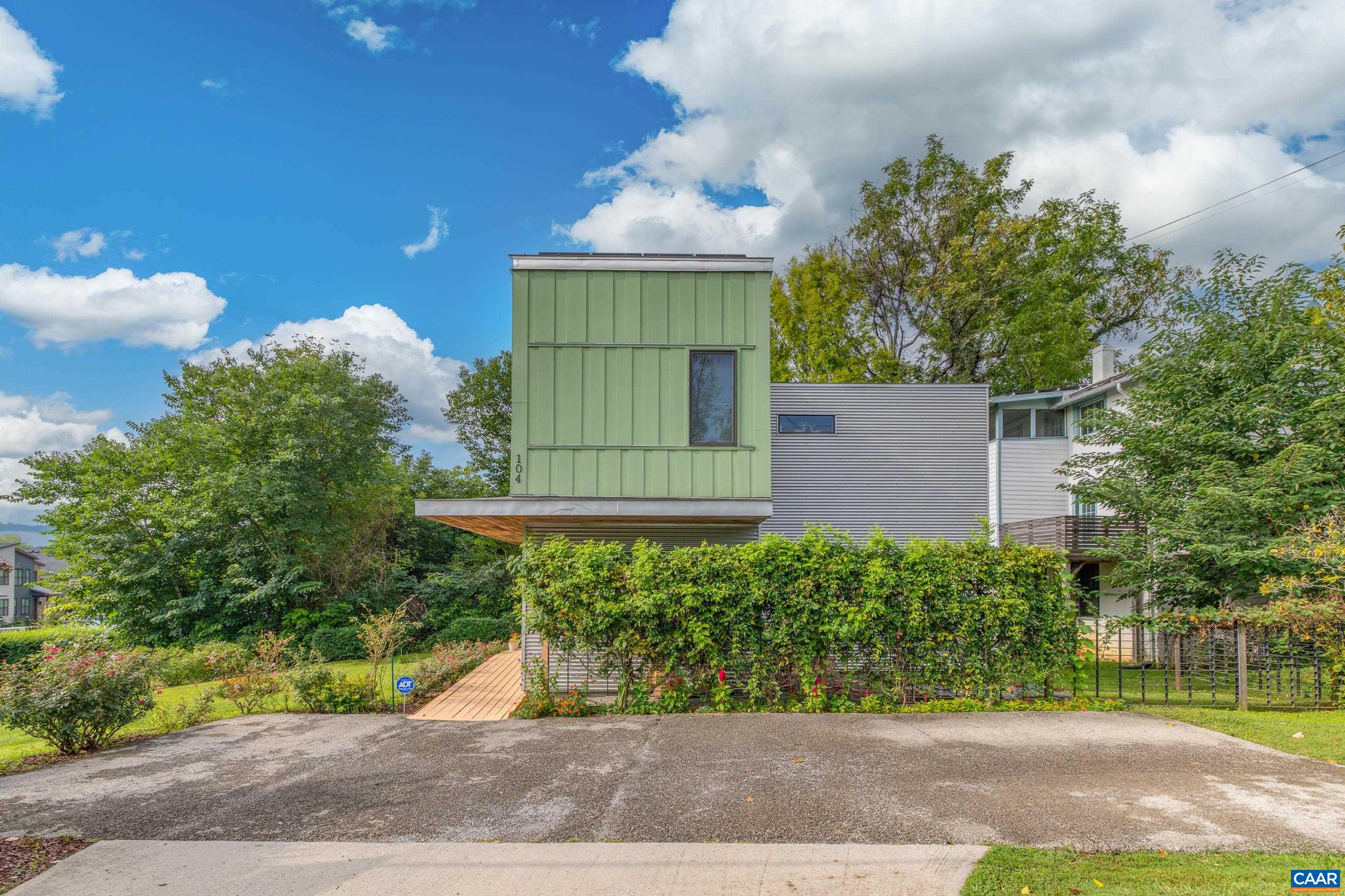 104 Elliott Ave — photo