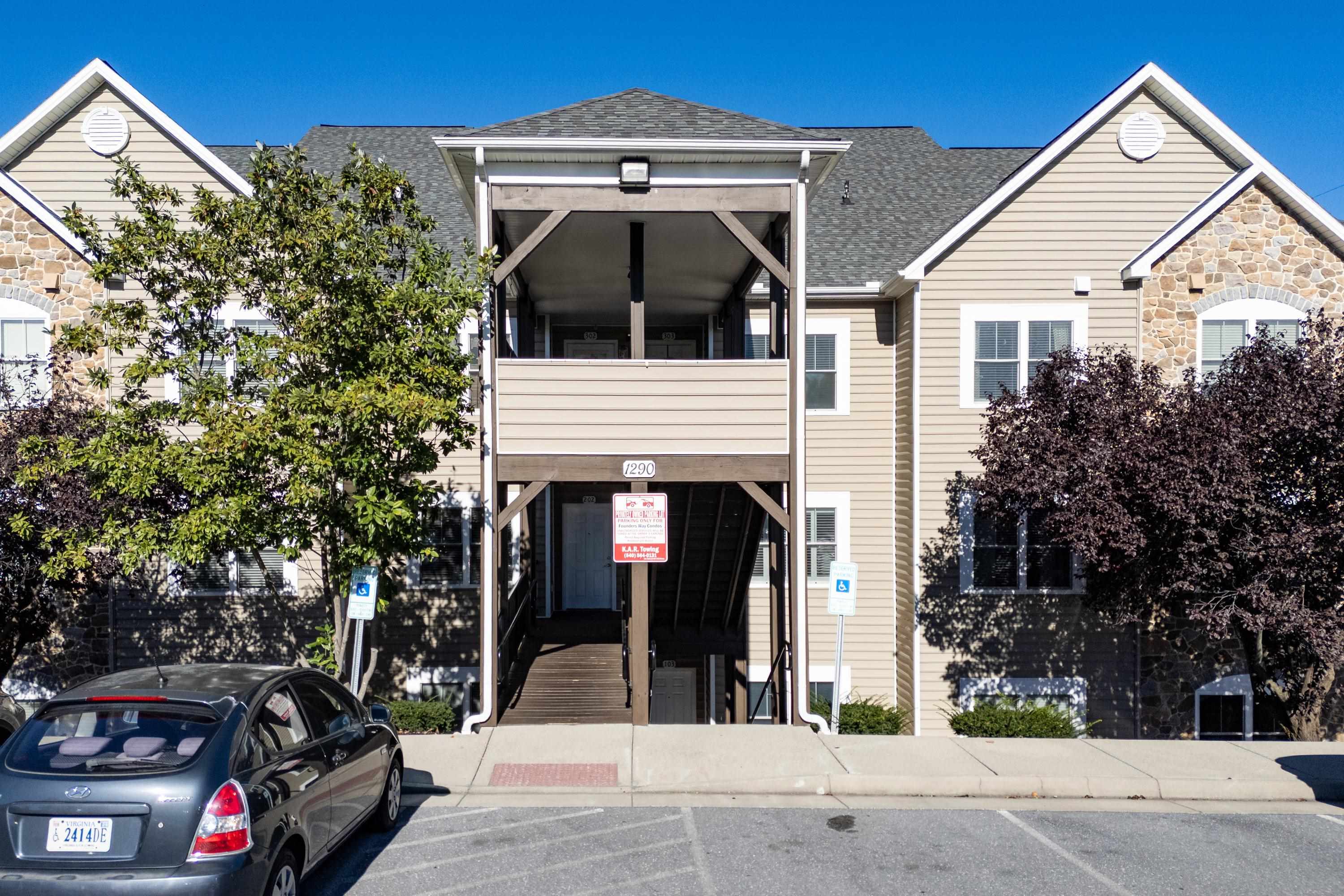 1290 Constitution Ct Unit 203 — photo