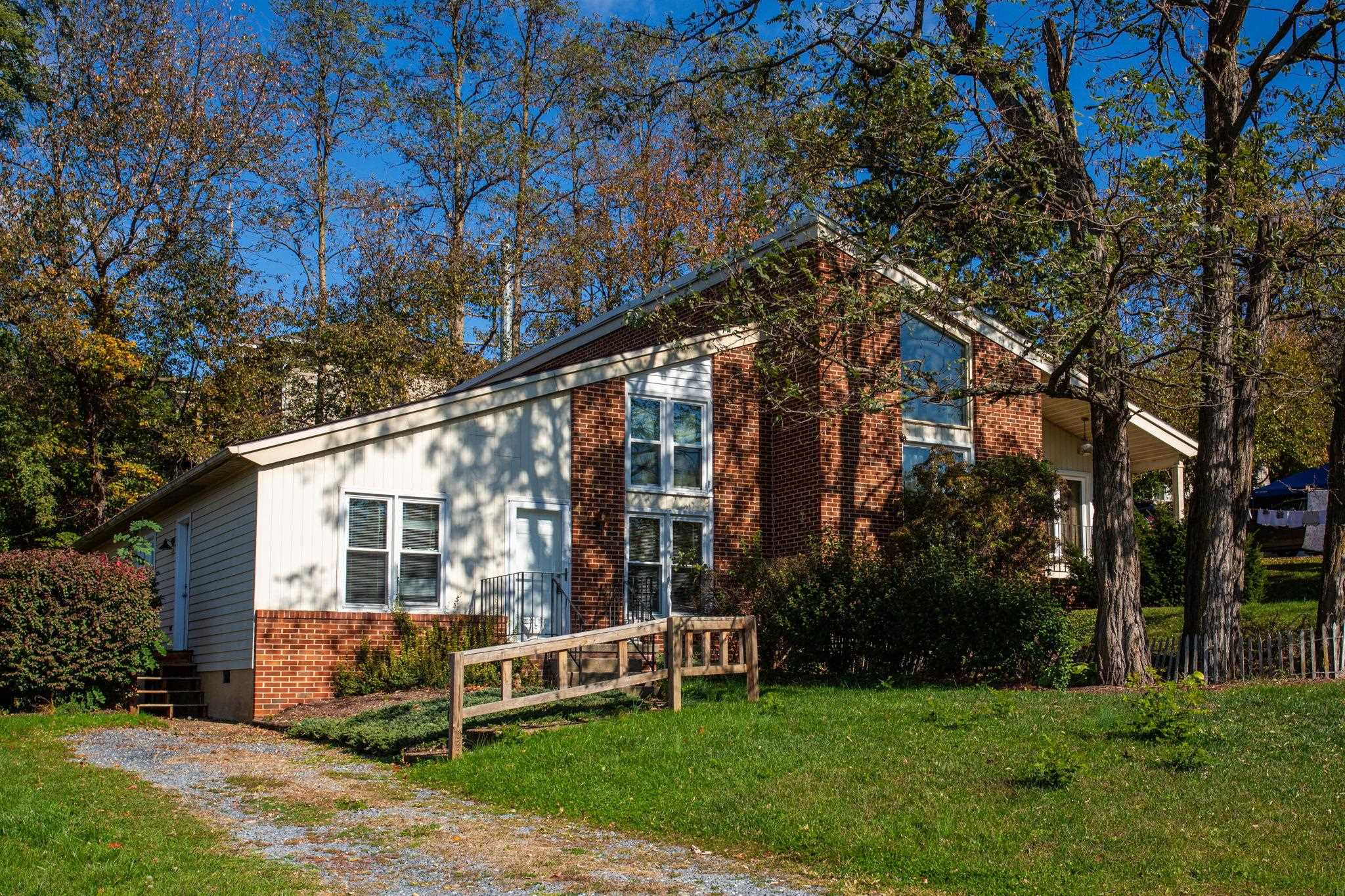 1175 Rosedale Dr — photo