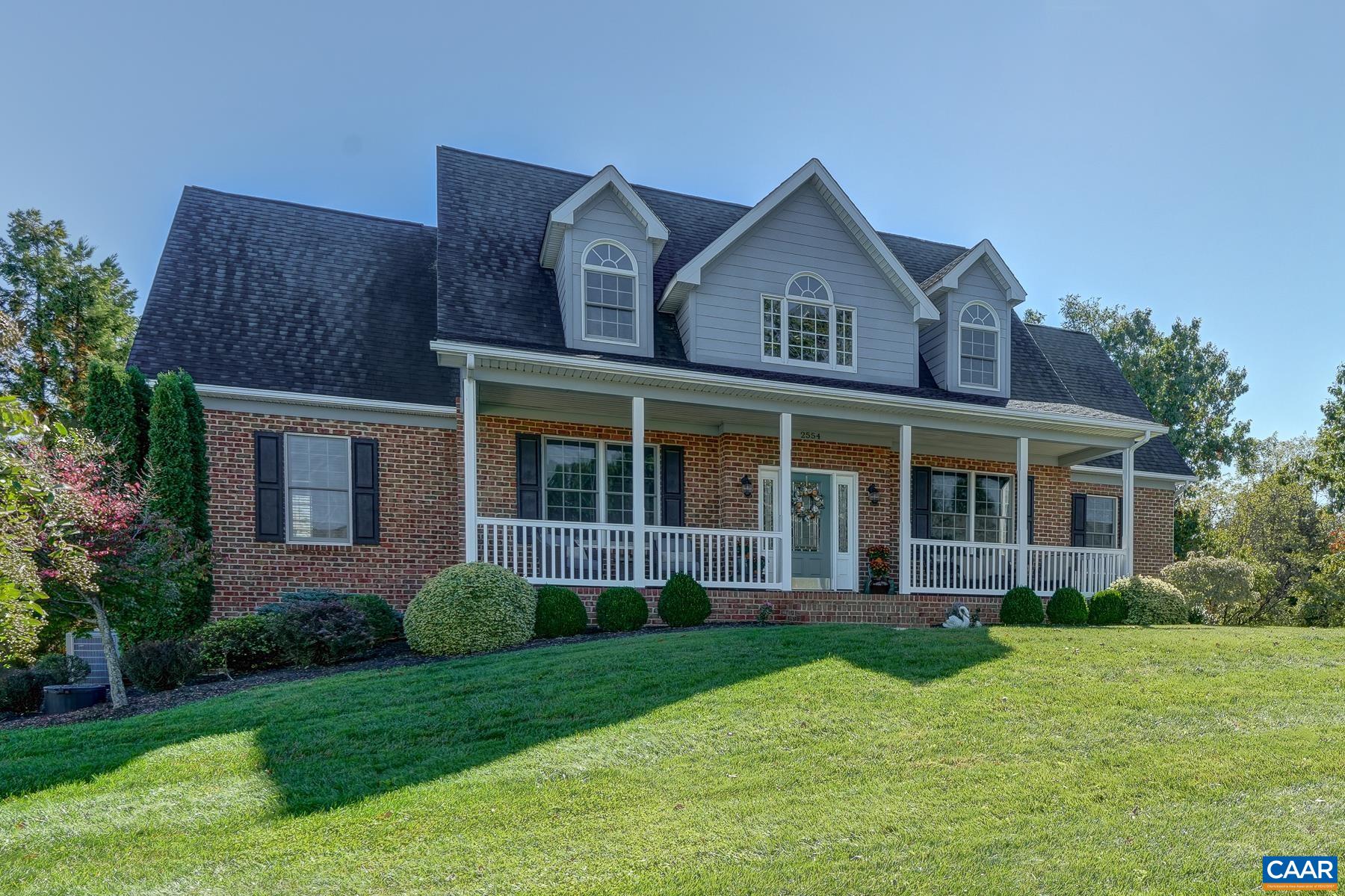 2554 Village Dr — photo
