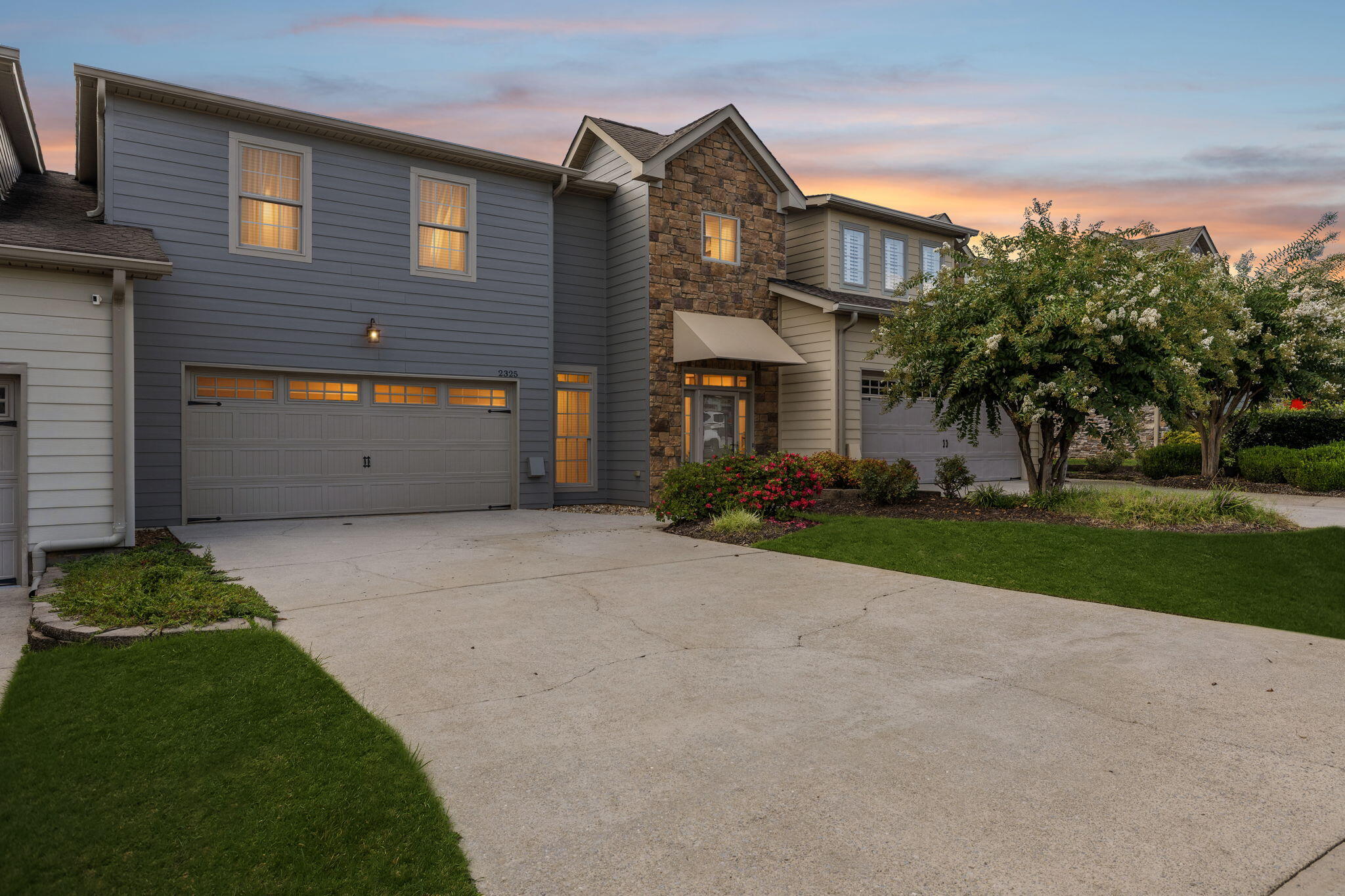 2325 Rivendell Lane — photo