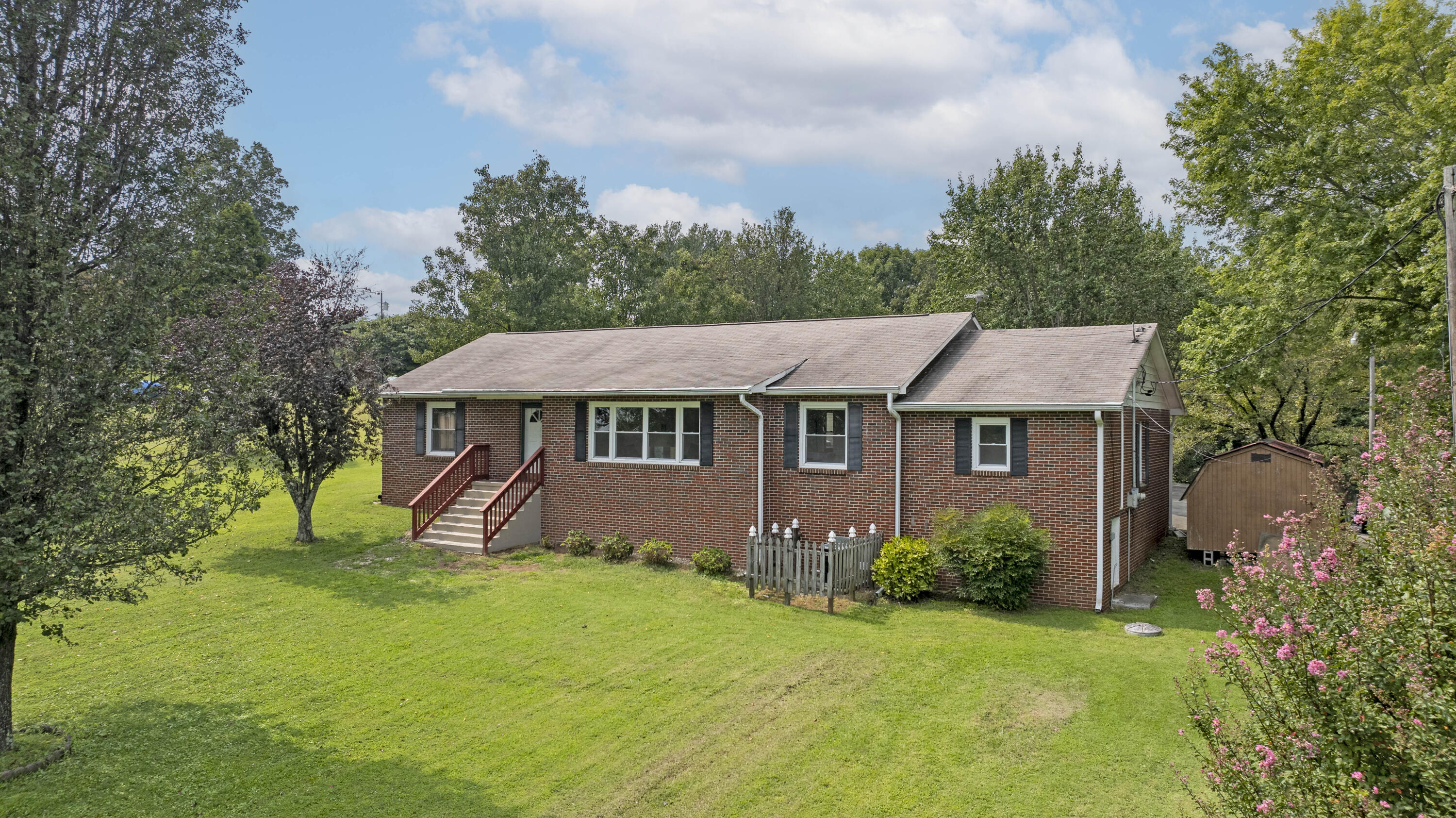 161 S Hillcrest Drive — photo