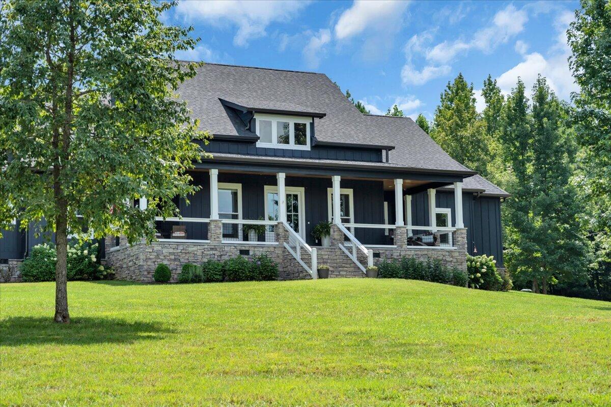 1115 River Bluffs Drive — photo