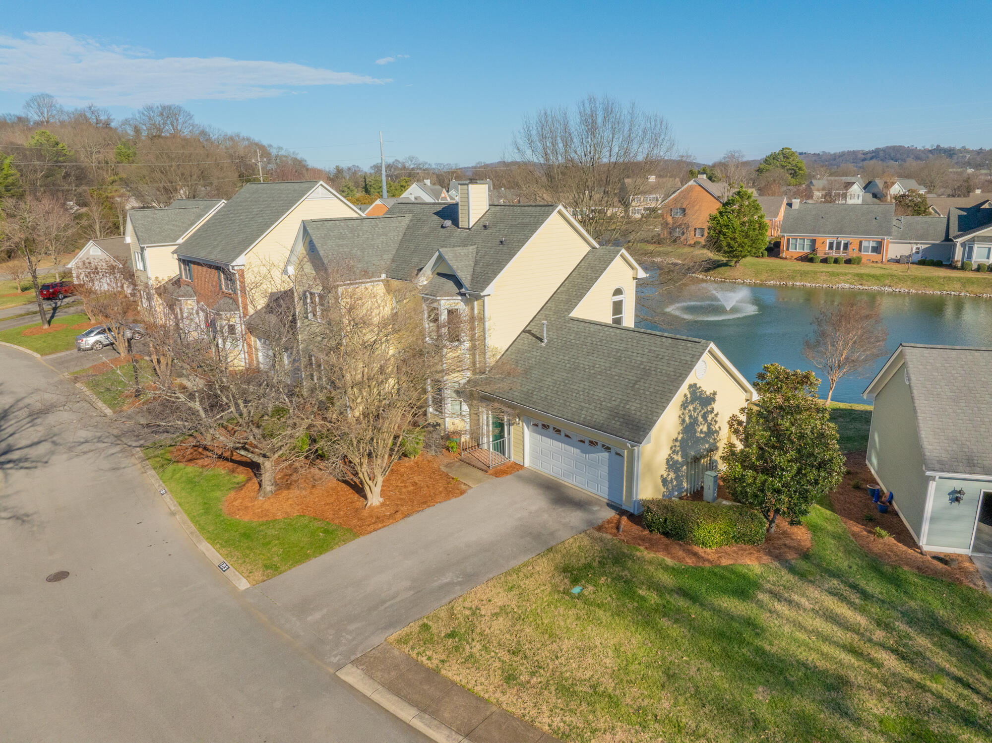 1213 Bridgewater Lane — photo