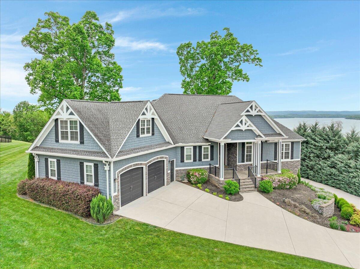 6201 Breezy Hollow Lane — photo