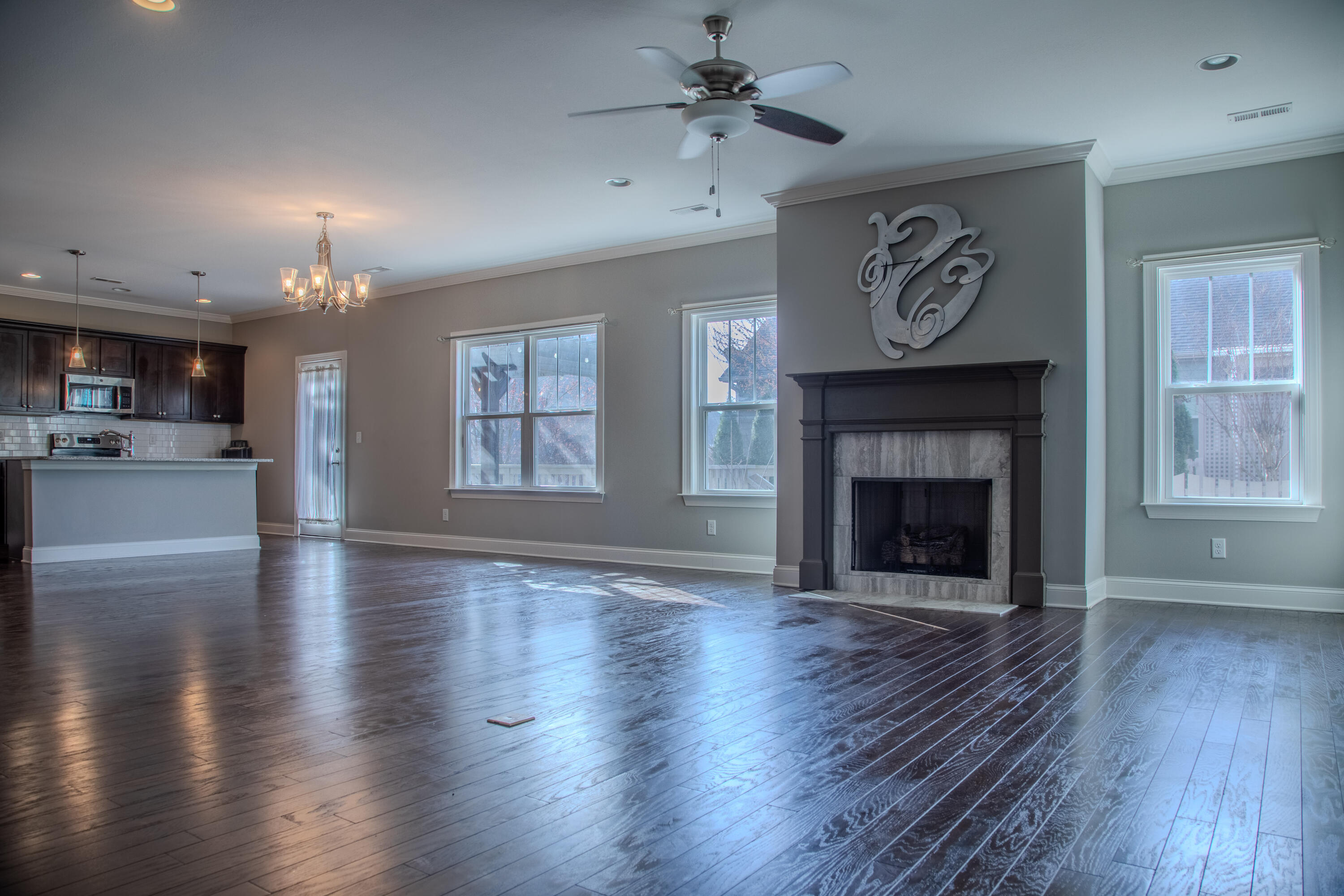 565 Lakeshore Cove Drive — photo