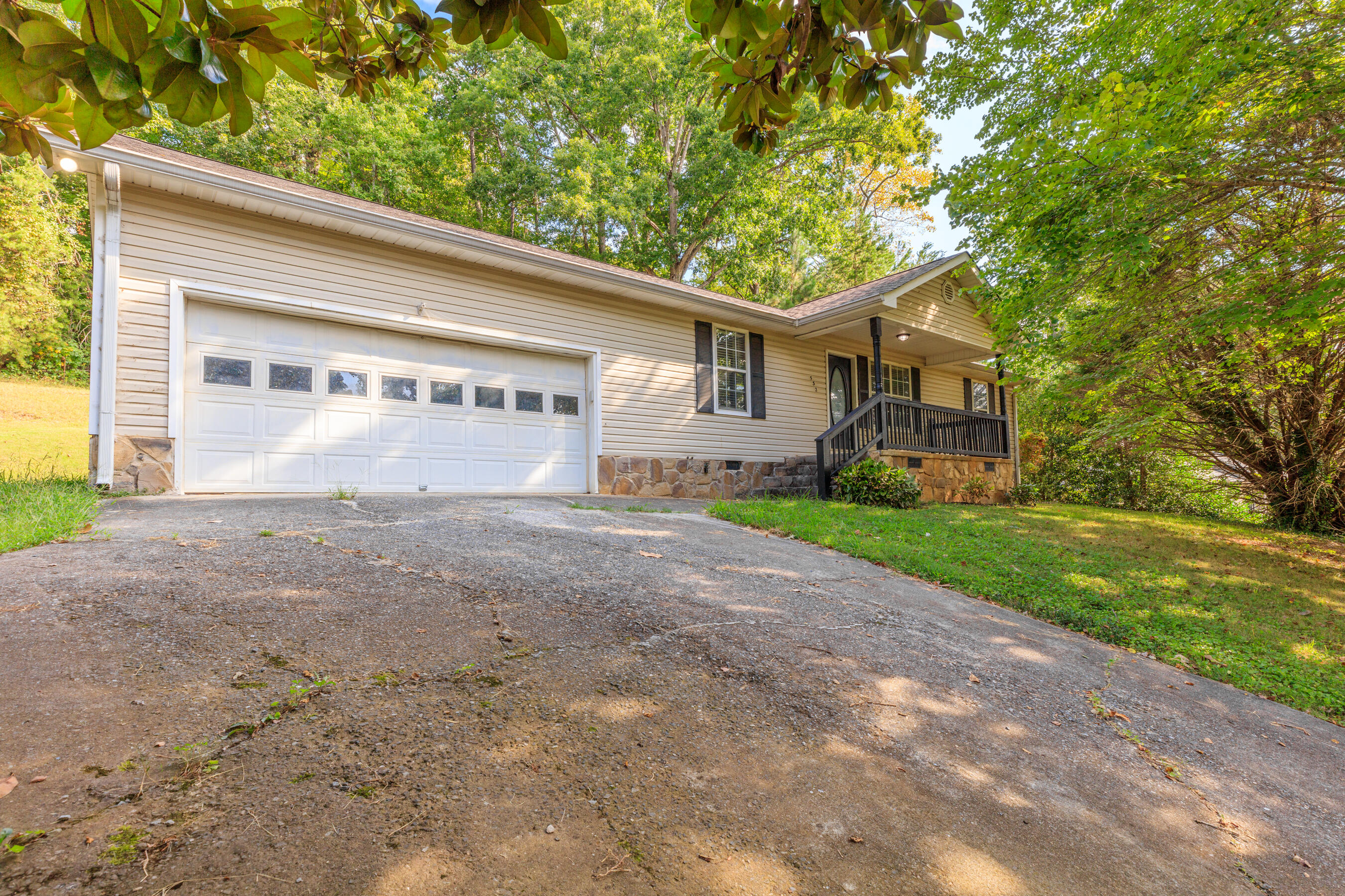 532 Eagle Cliff Drive — photo