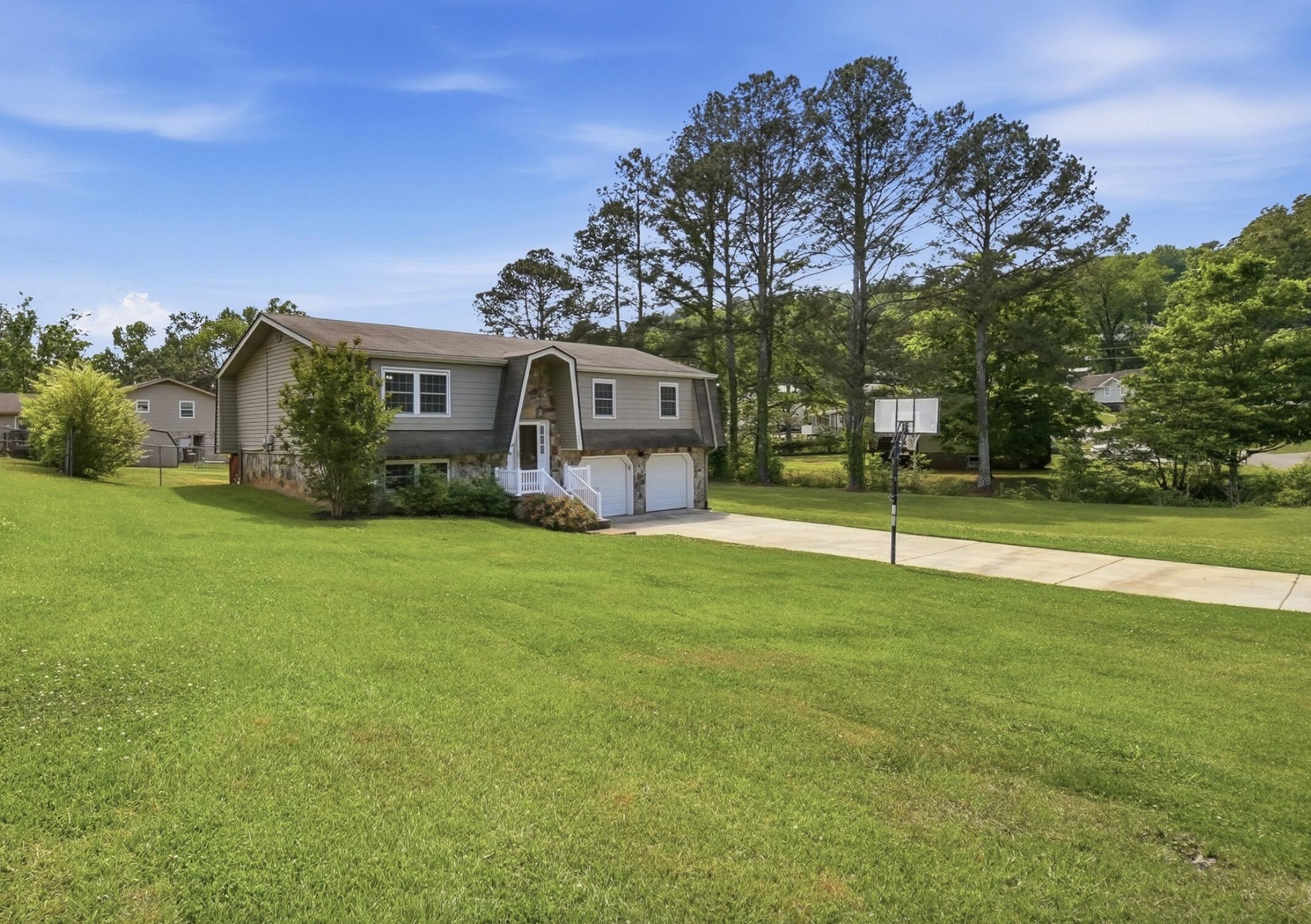 483 Foster Drive — photo