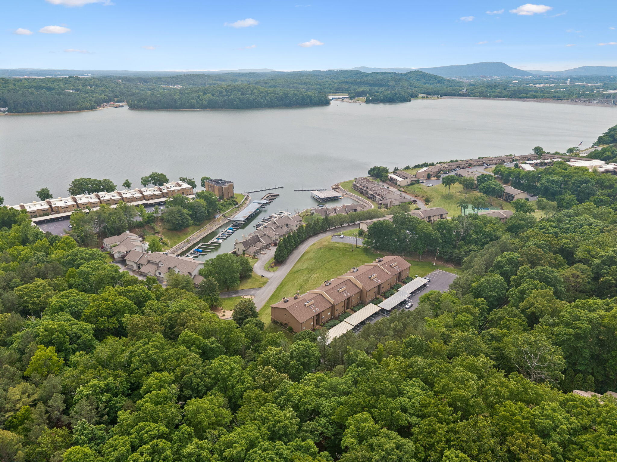 4319 Lakeshore Lane, 301 — photo
