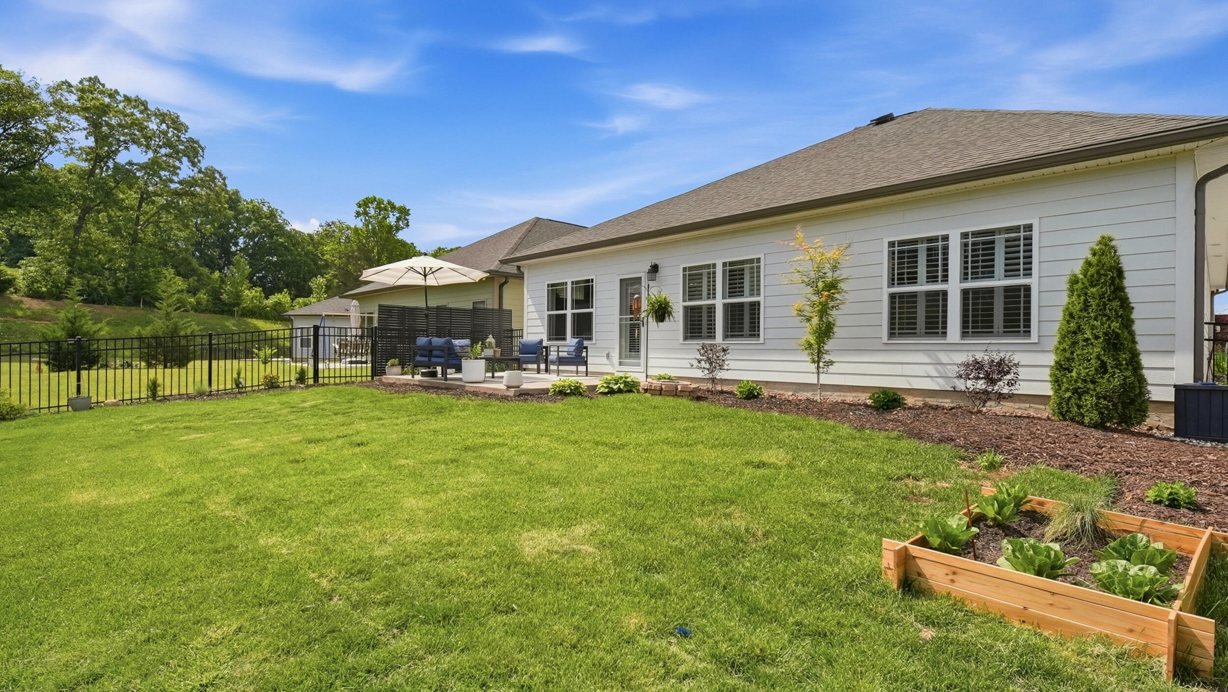 5168 Meadowbend Drive NE — photo