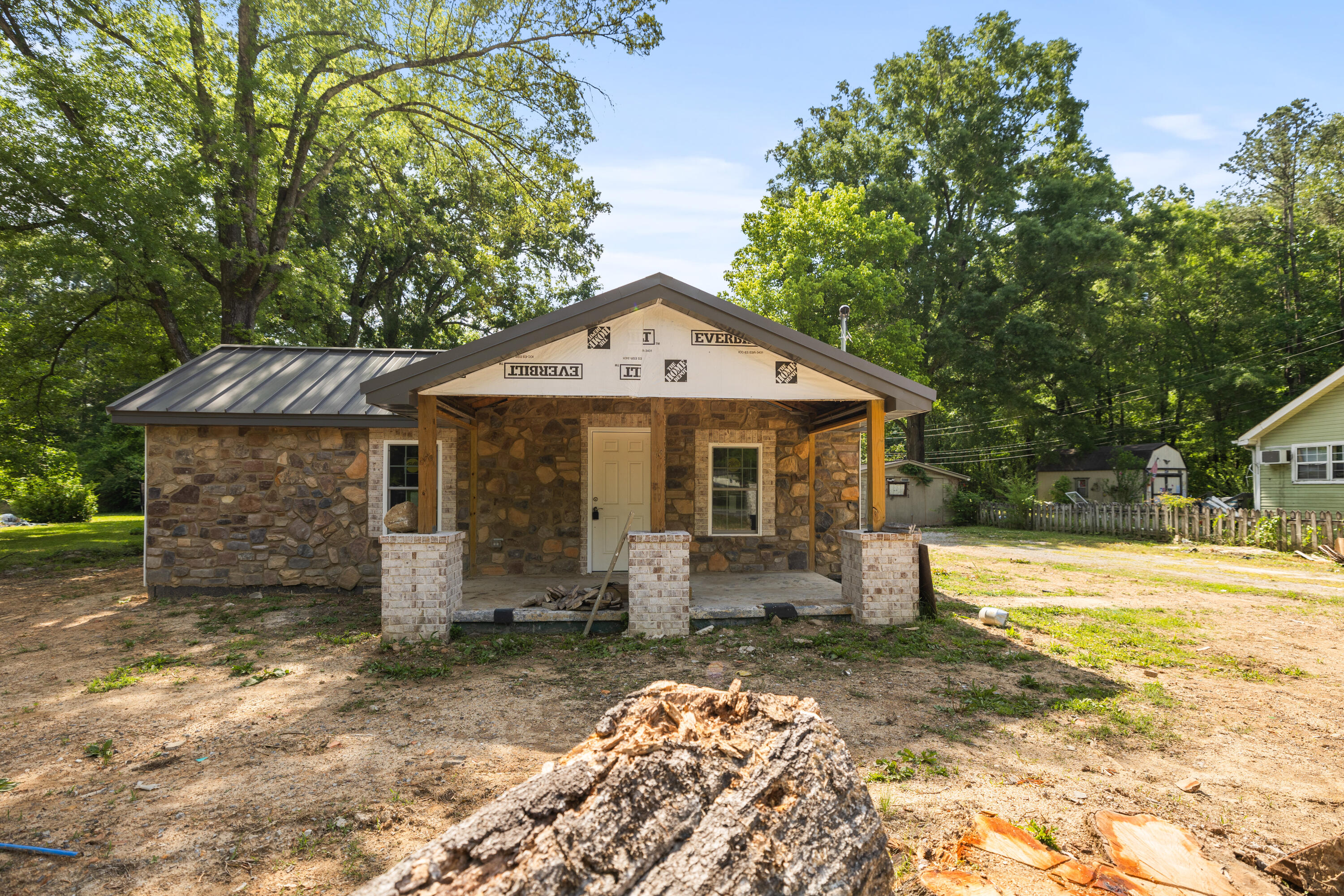 1432 Happy Valley Road — photo