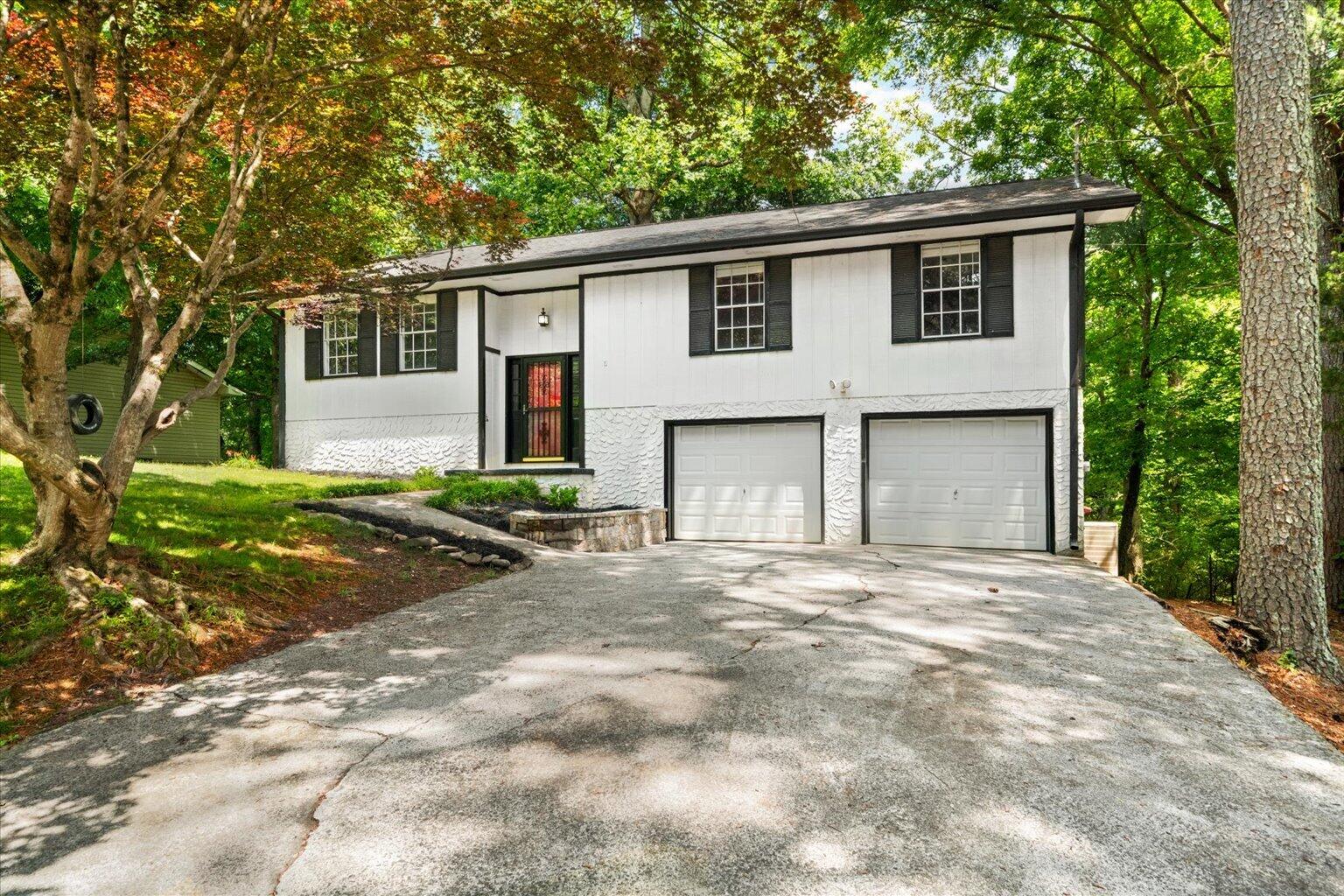 604 Pine Oaks Drive — photo