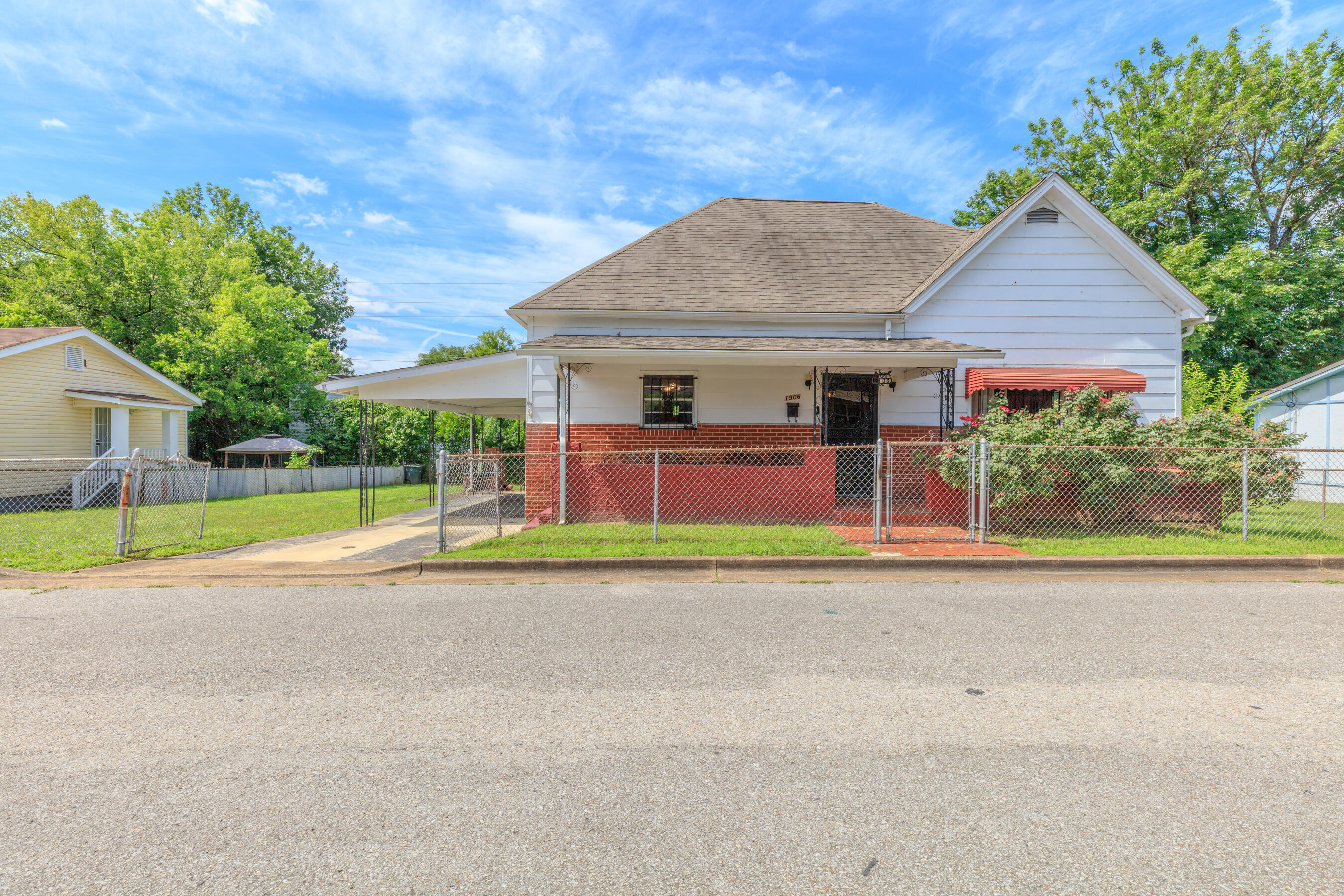 1906 Raulston Street — photo