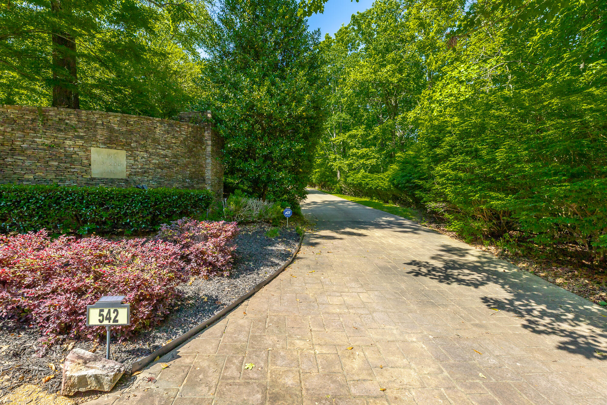 542 Turnberry Lane — photo