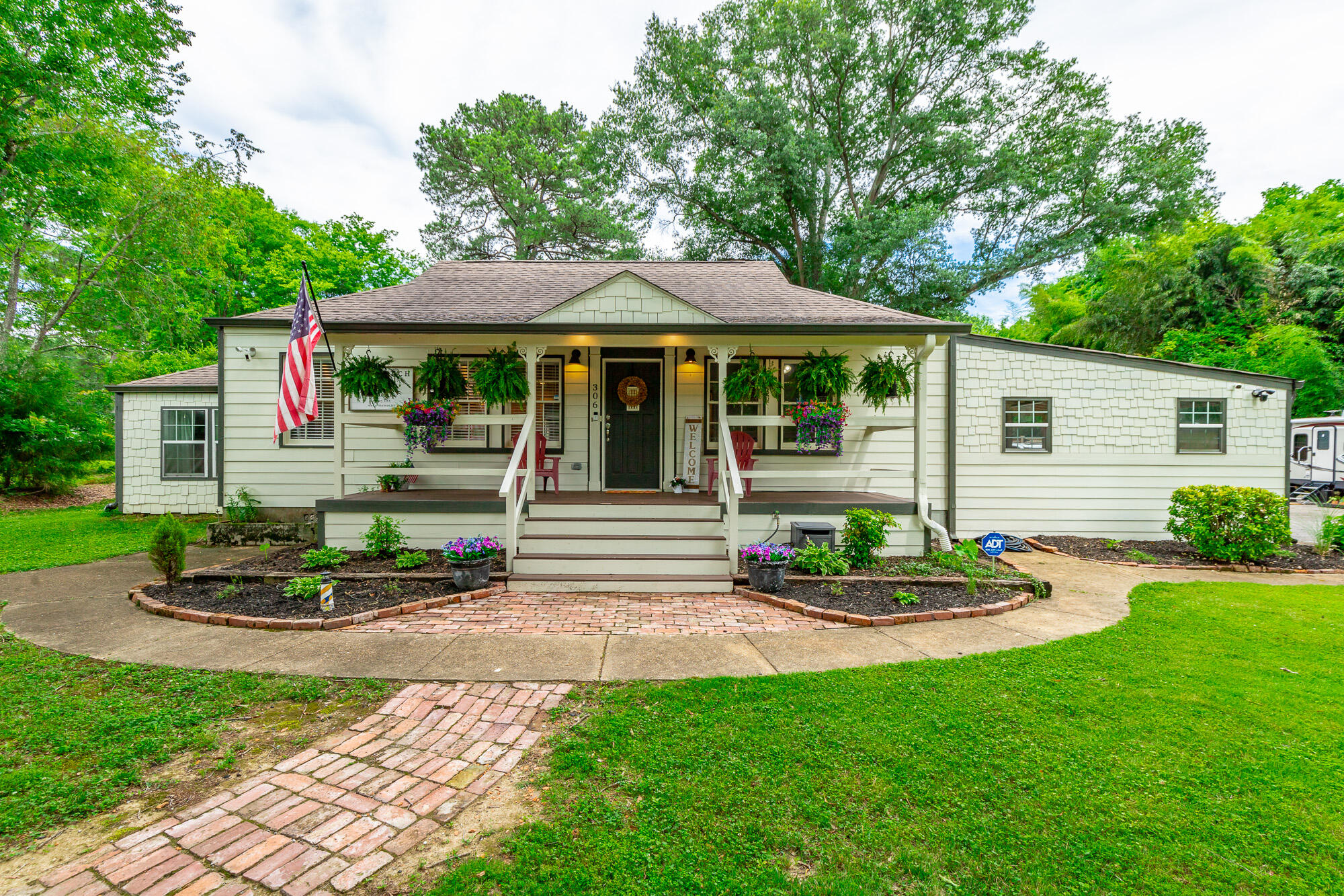 306 Laverne Drive — photo