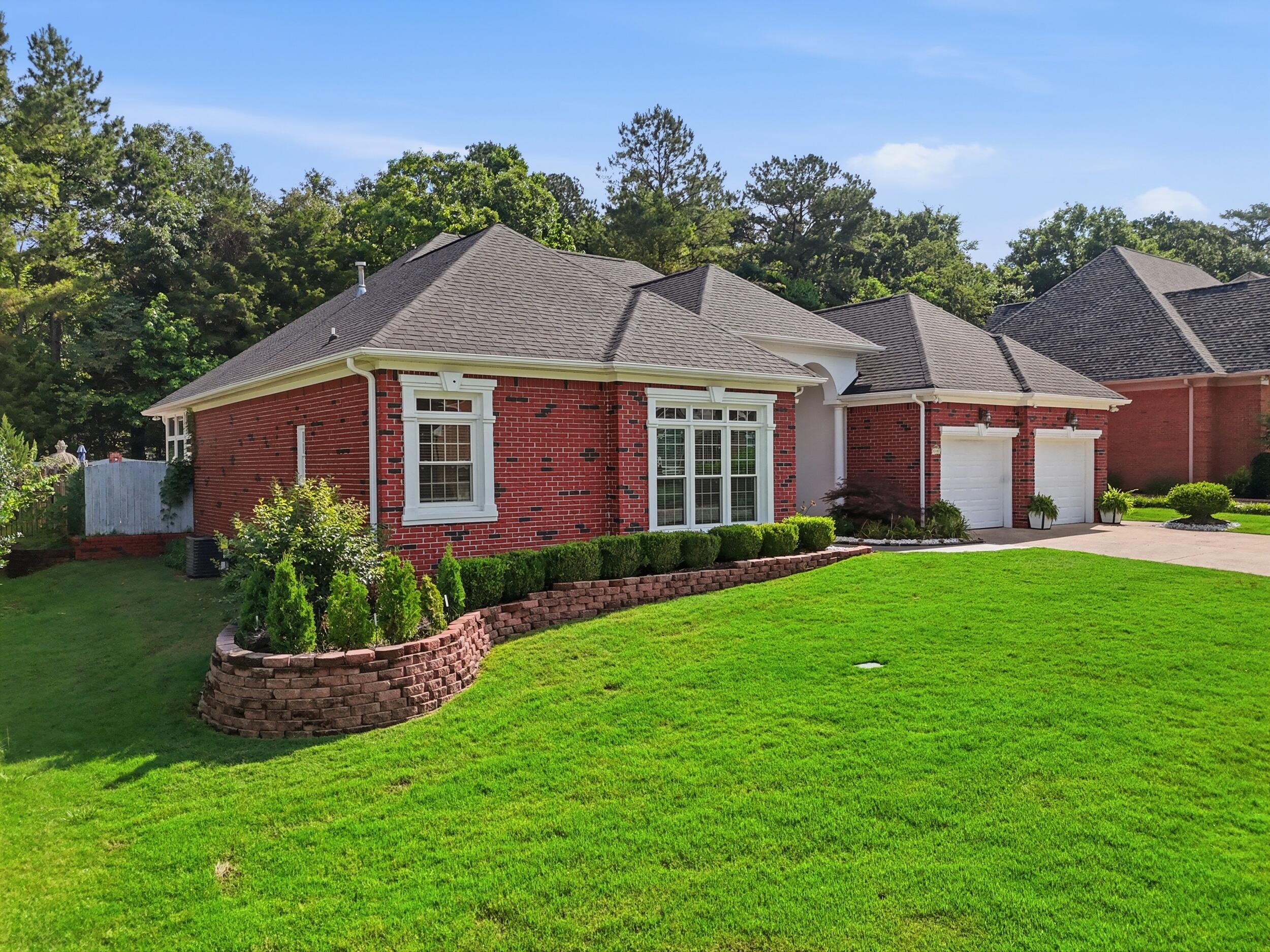 8107 Gatehouse Crossing — photo