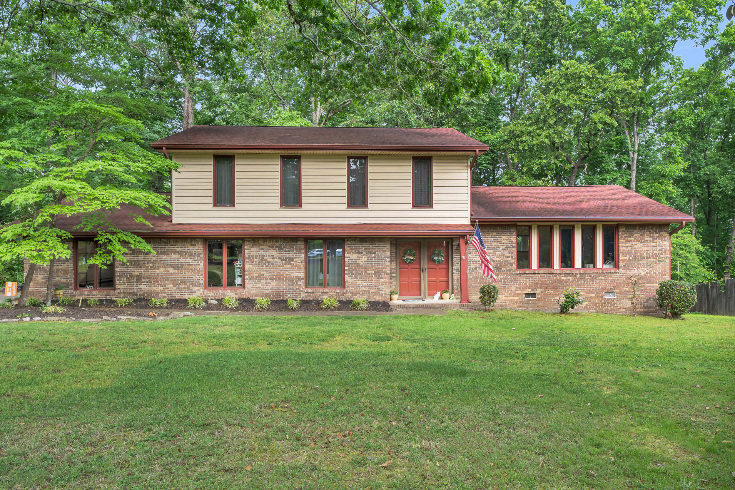 918 Stone Crest Circle — photo
