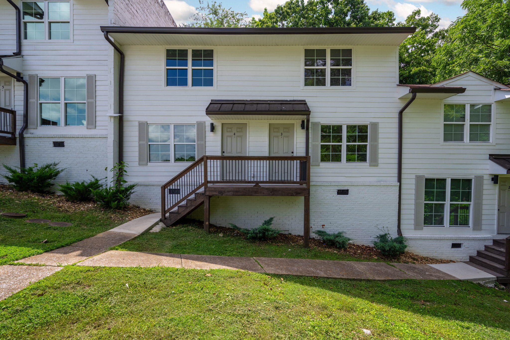 400 Gallery Lane, D3 & D5 — photo