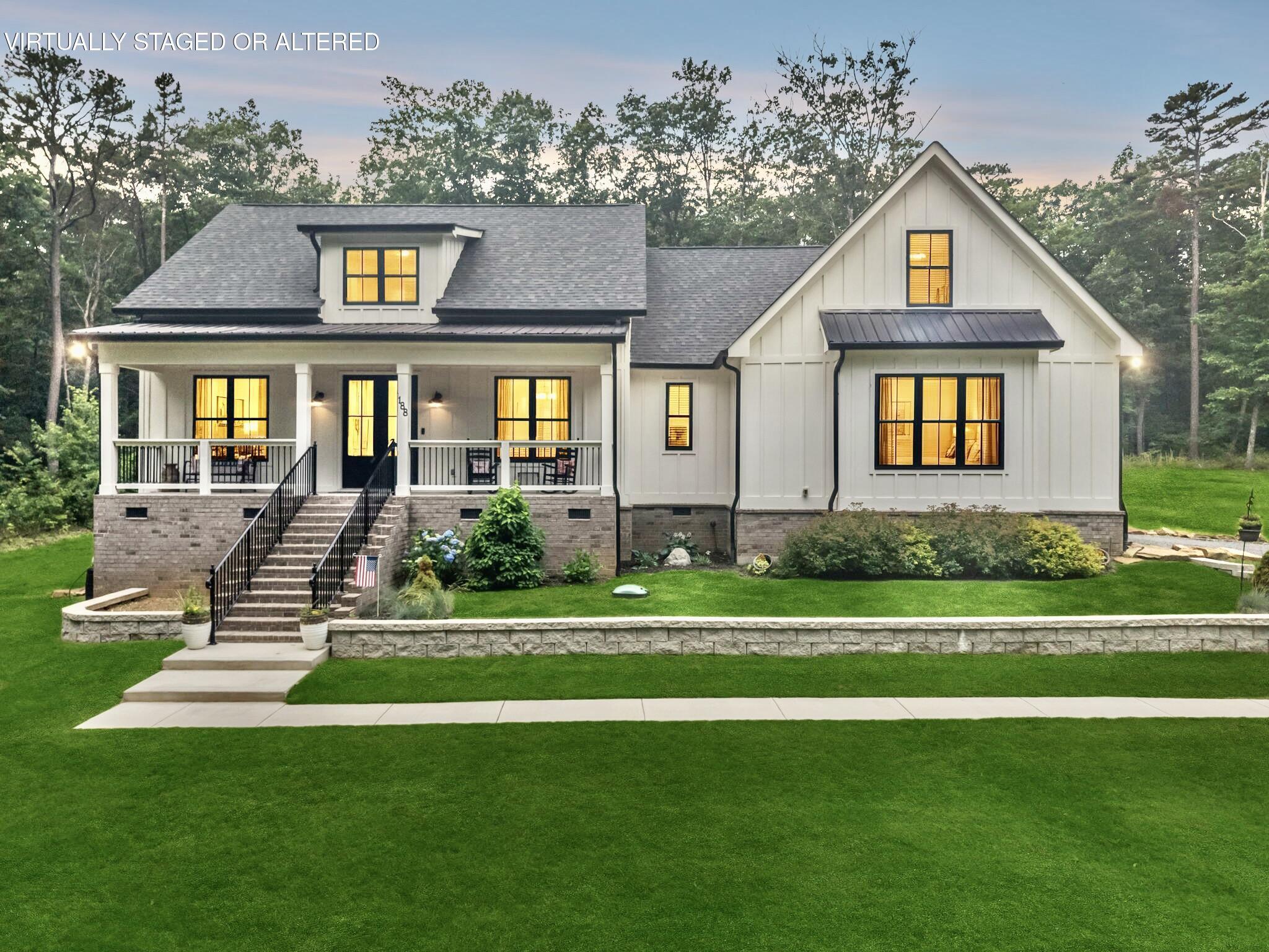 188 Horseshoe Bend Road E — photo
