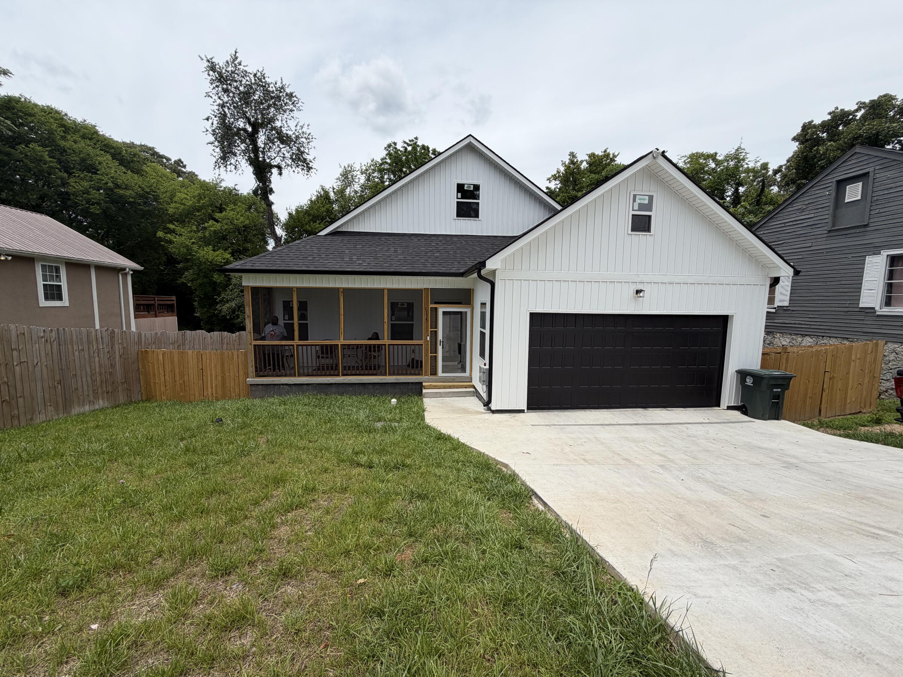 1115 Rockway Drive — photo