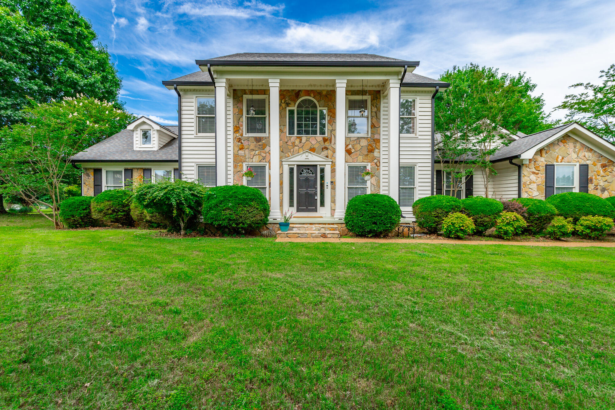 1834 Bay Pointe Drive — photo
