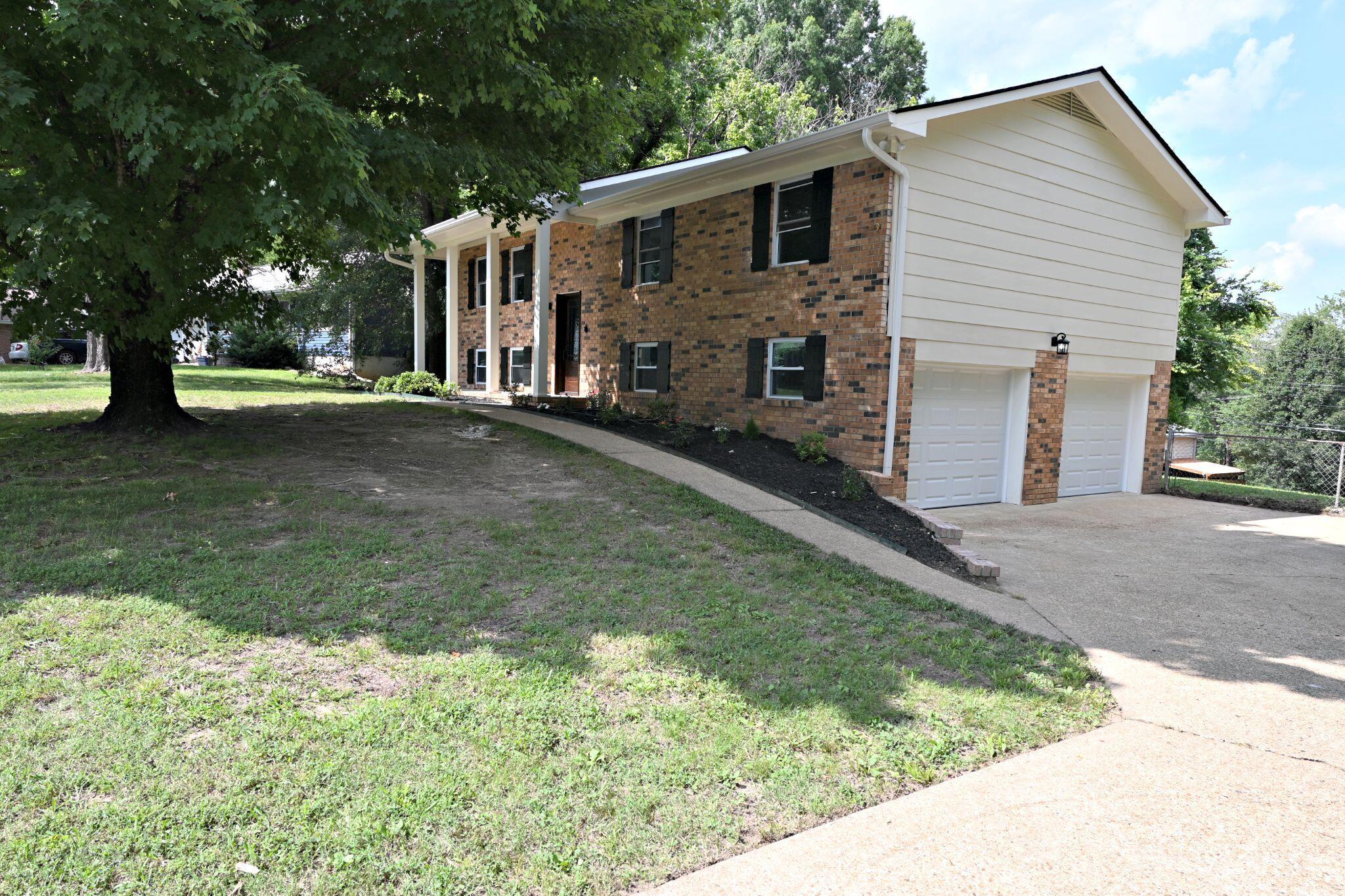 1829 Bay Hill Drive — photo