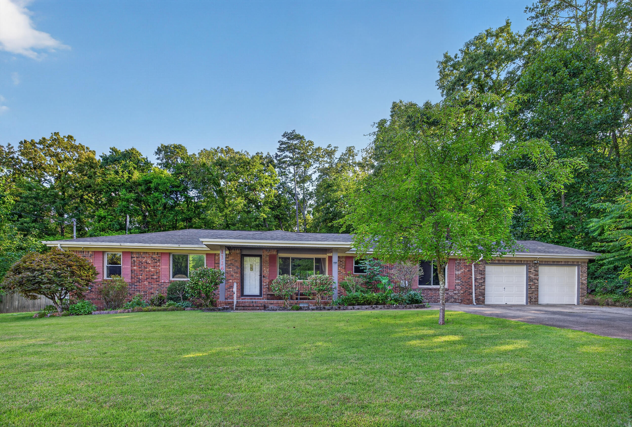 1114 Central Drive — photo