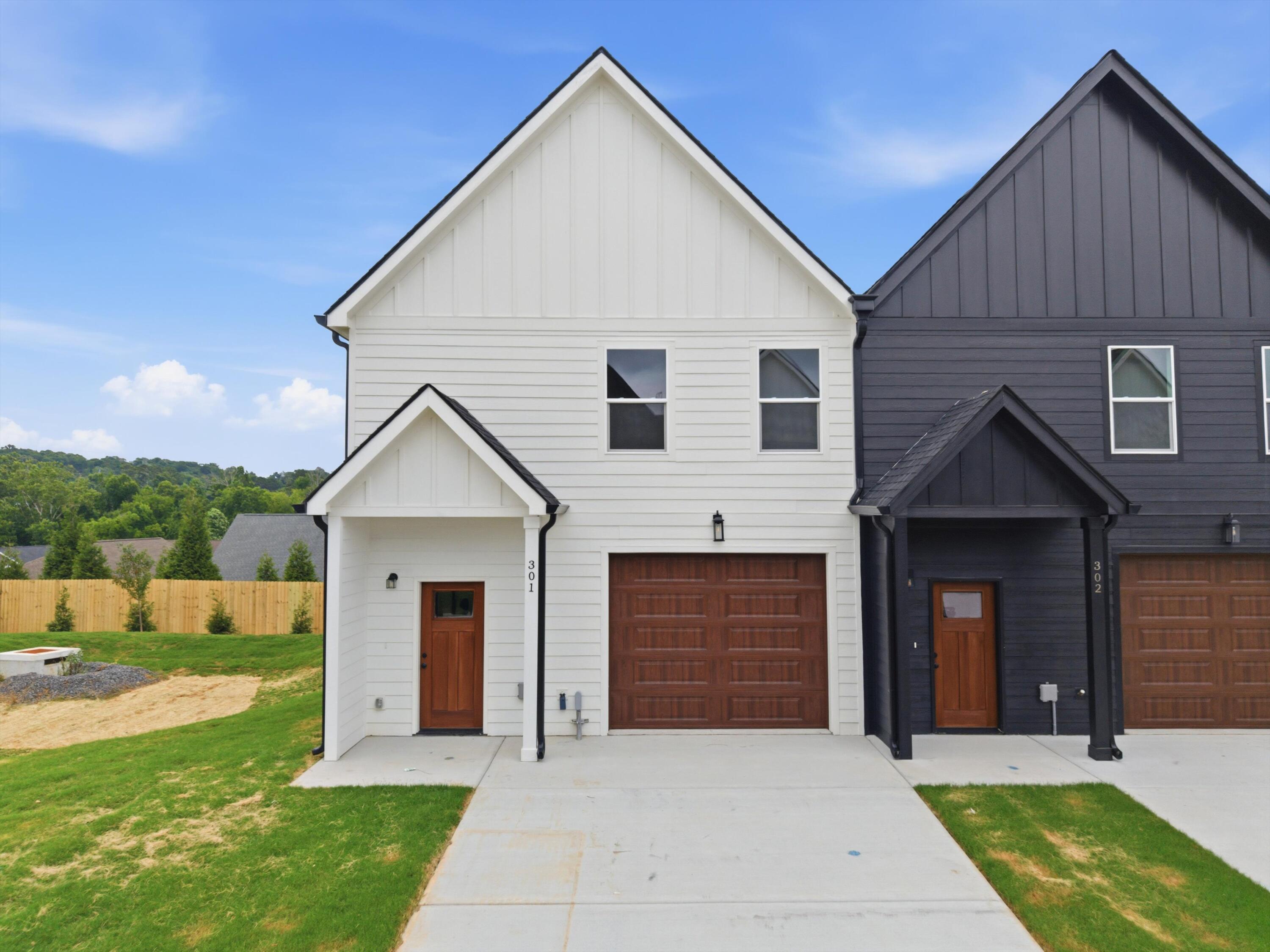 3696 Michigan Avenue Road NE, 301 — photo