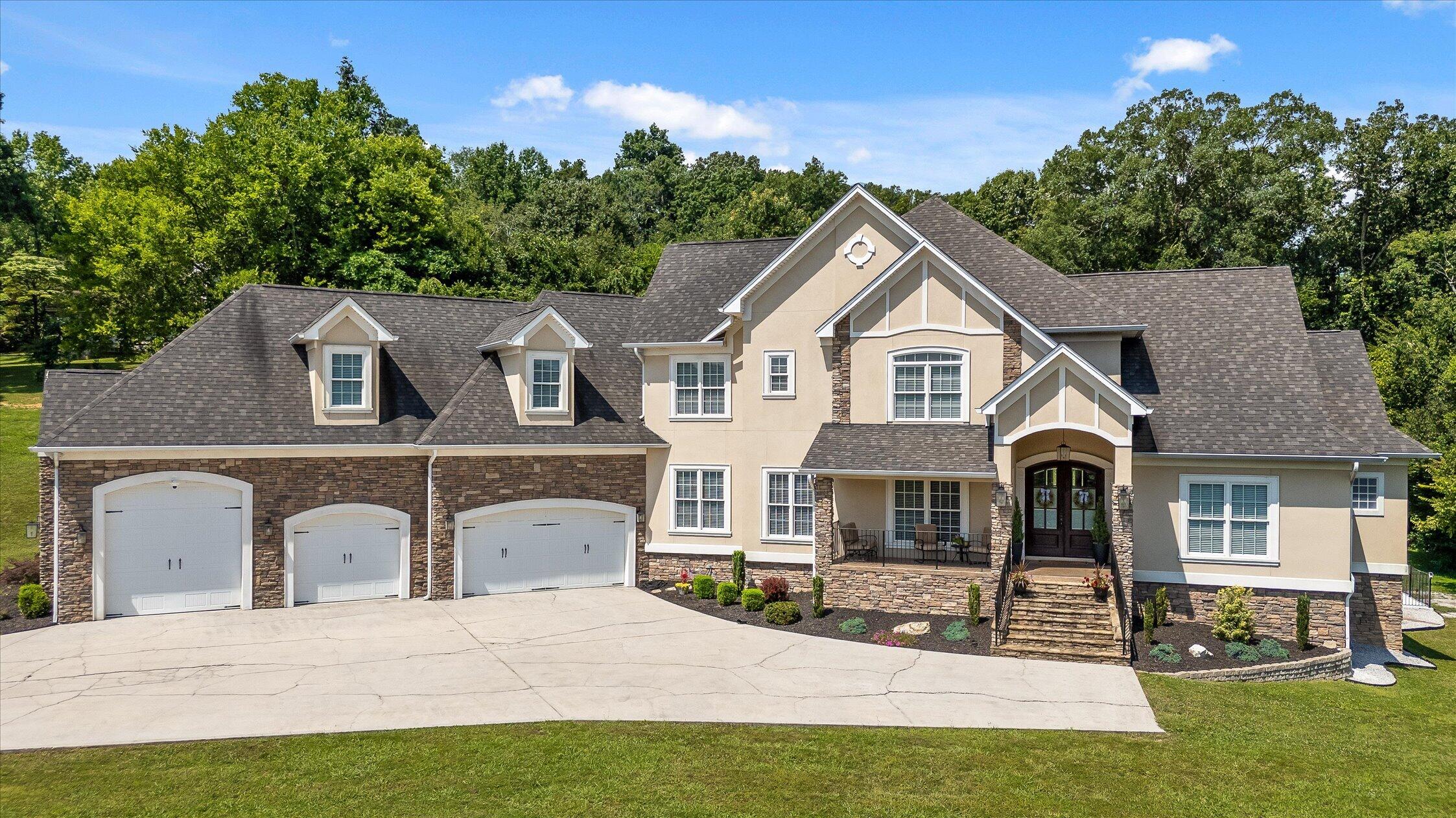 2023 River Bluff Drive — photo